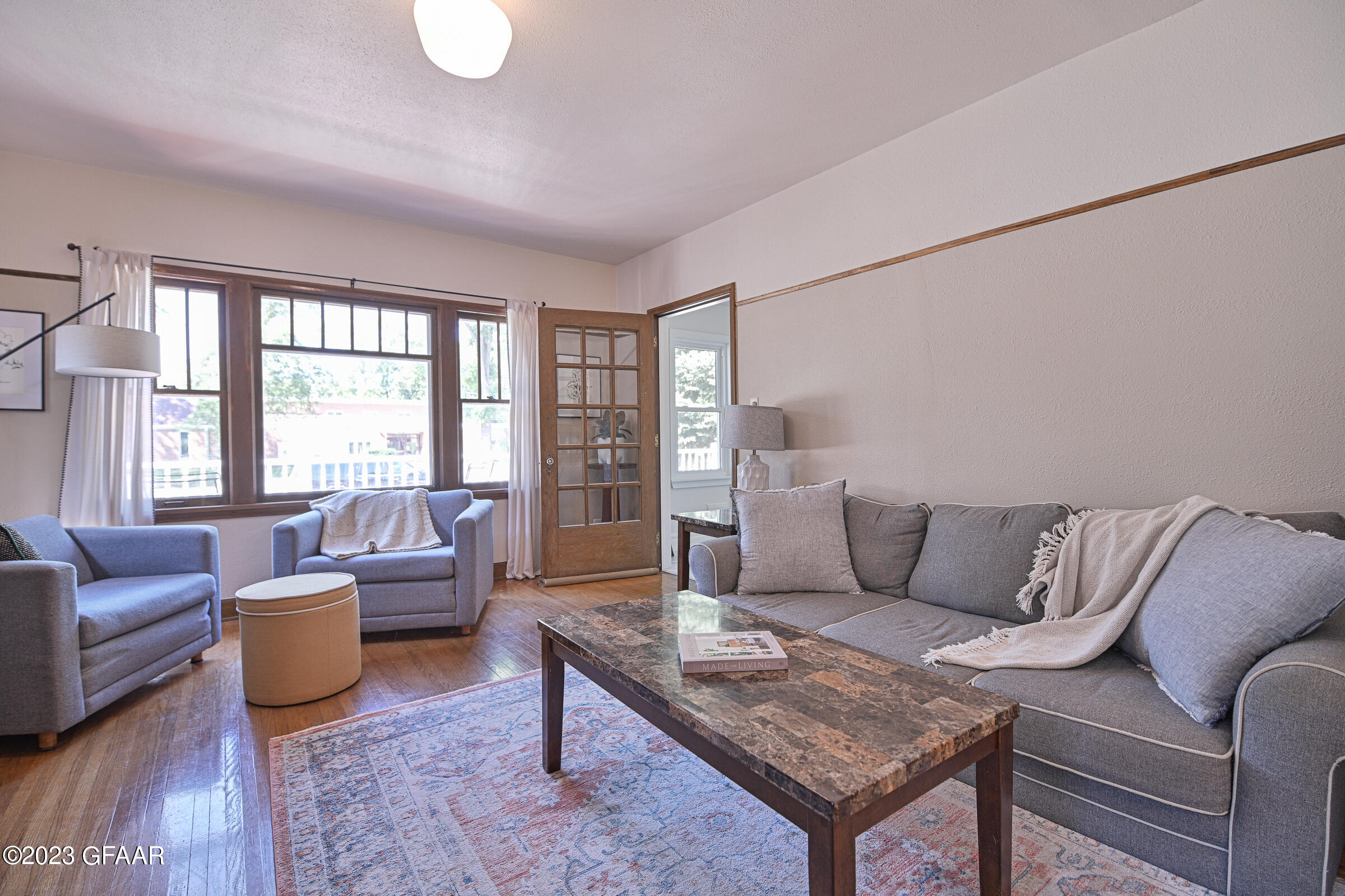 2109 UNIVERSITY Avenue