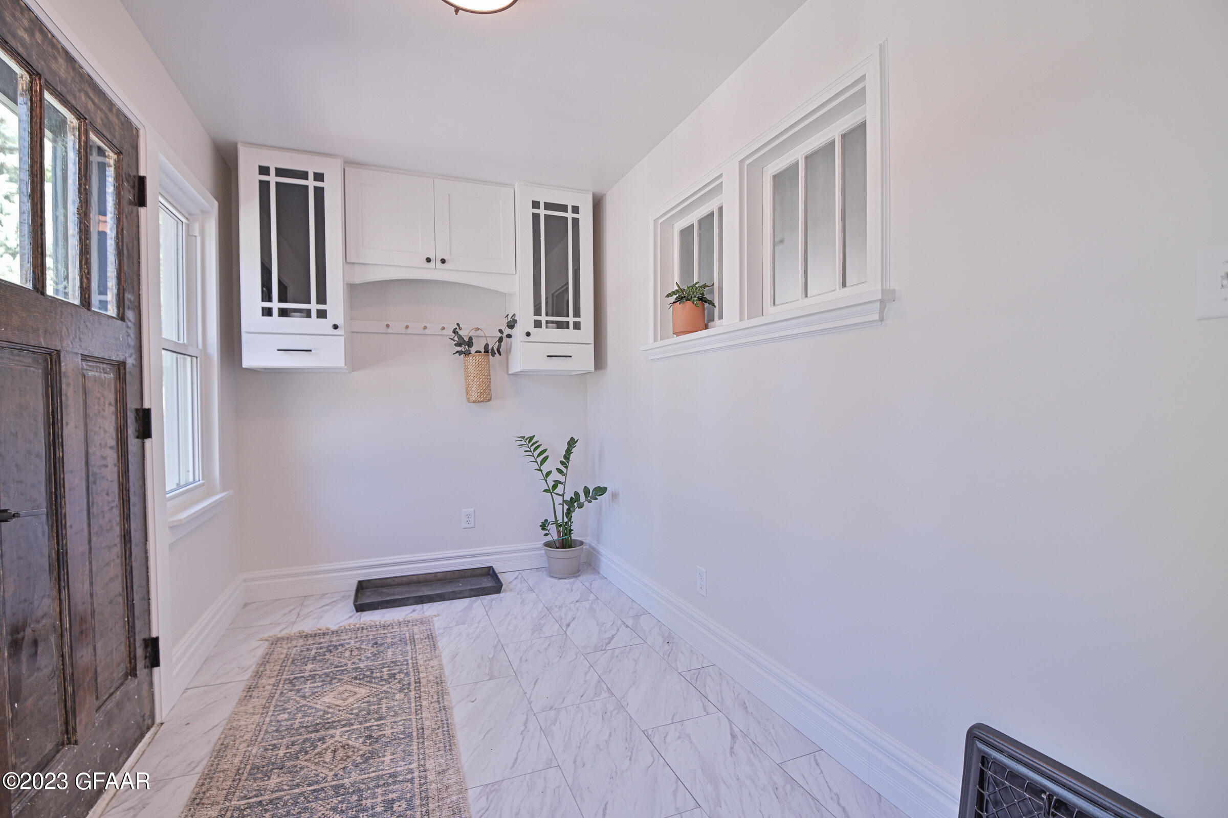 2109 UNIVERSITY Avenue