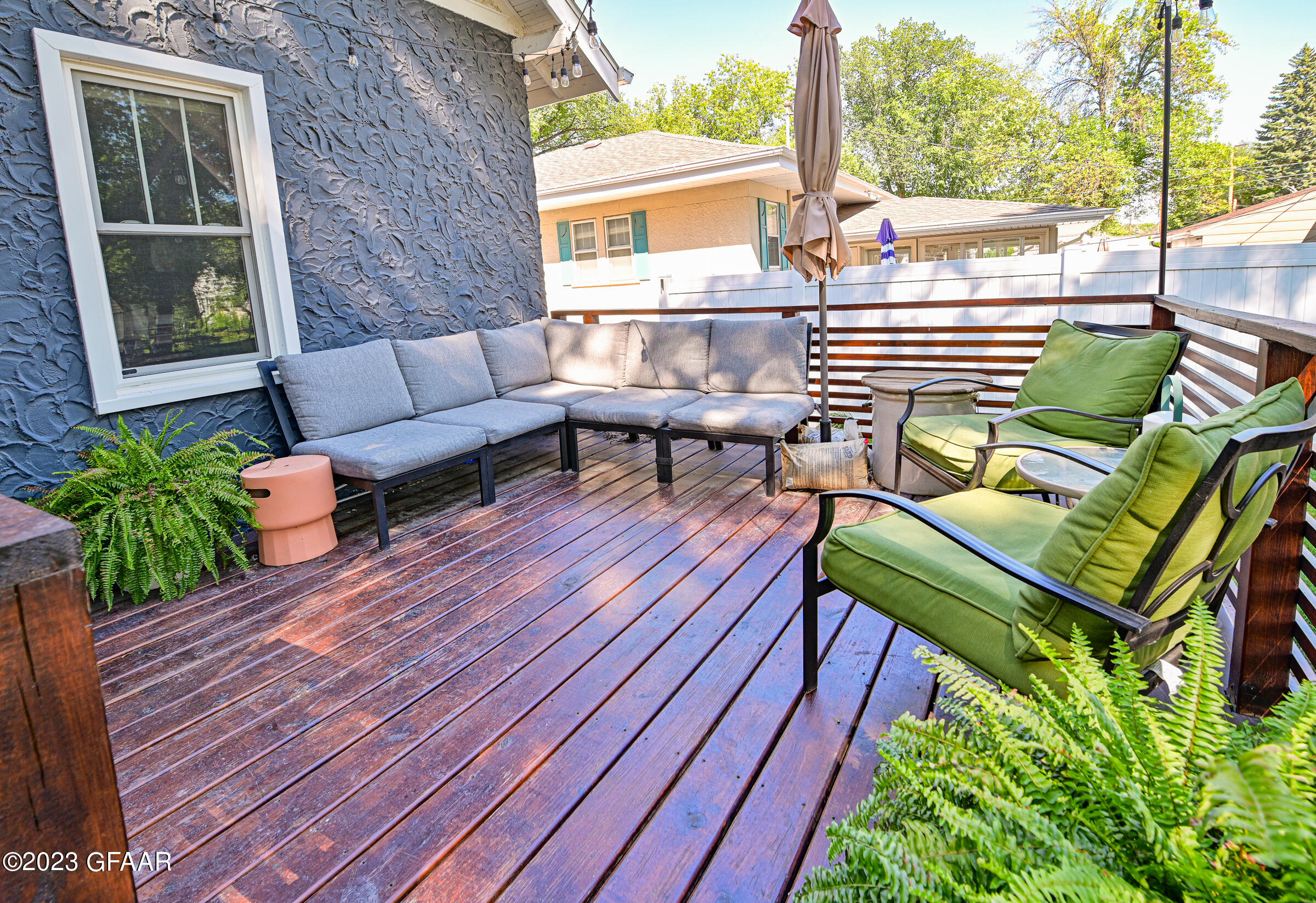 2109 UNIVERSITY Avenue