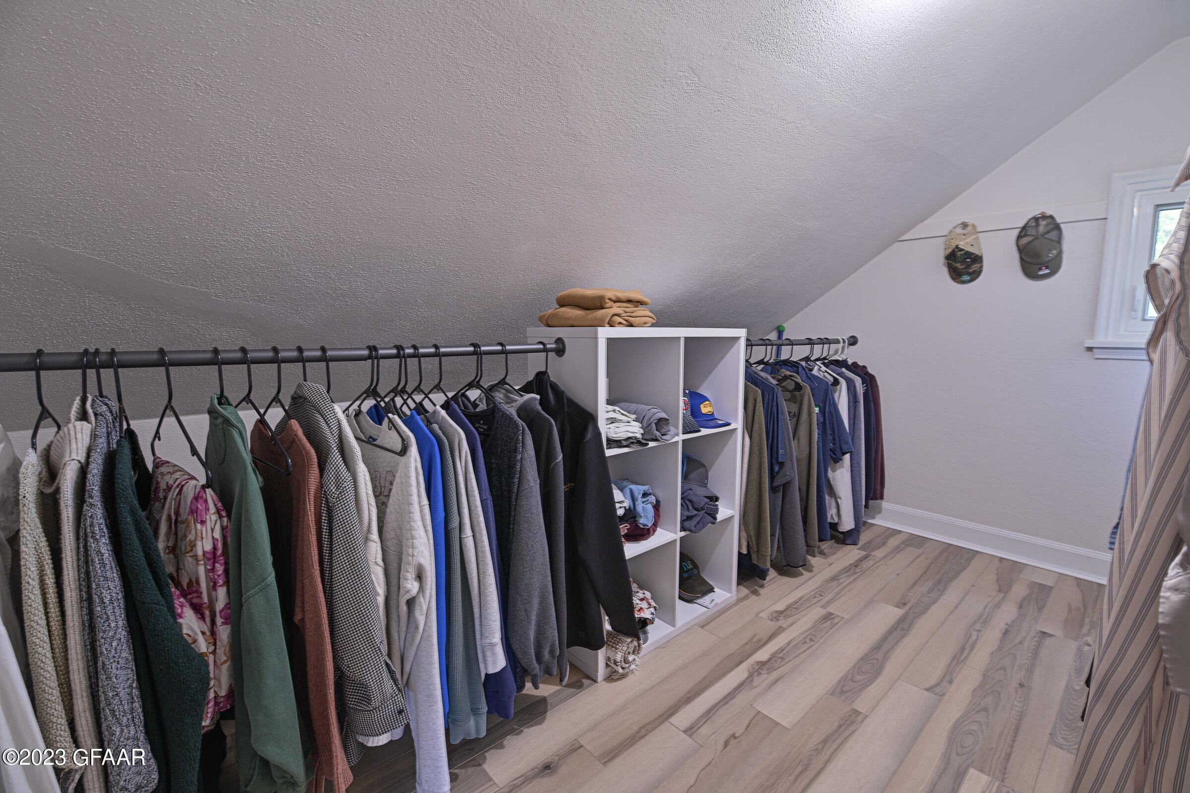 2109 UNIVERSITY Avenue