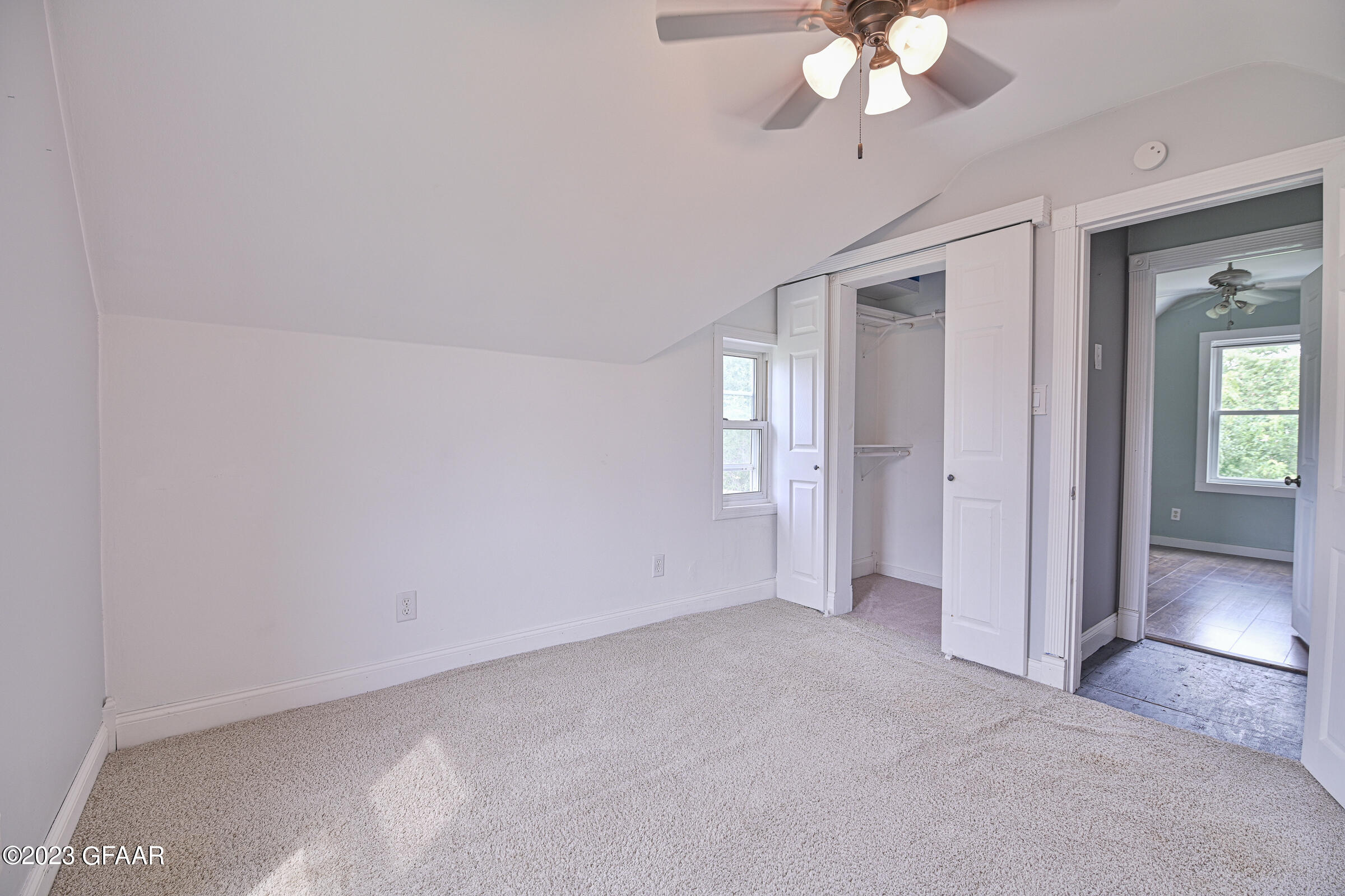 813 RHINEHART Drive SE