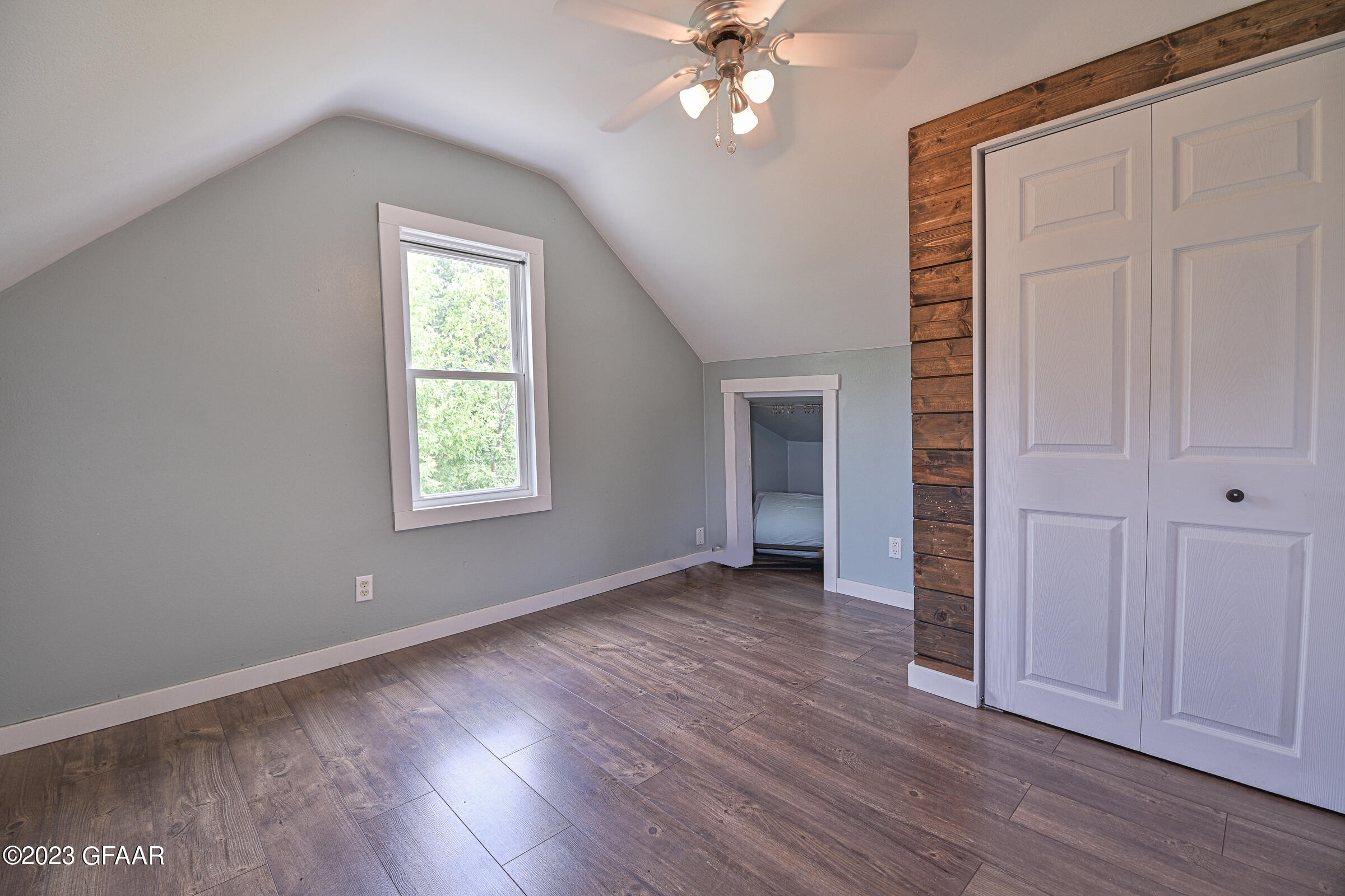 813 RHINEHART Drive SE