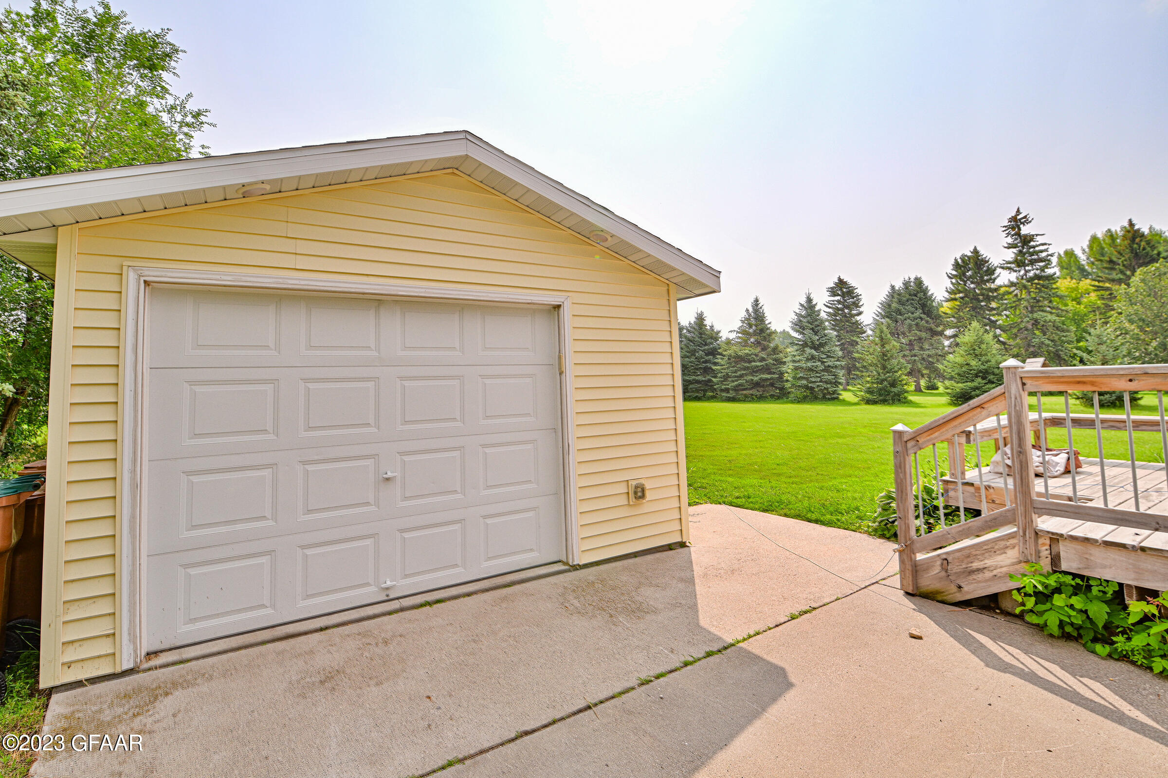 813 RHINEHART Drive SE