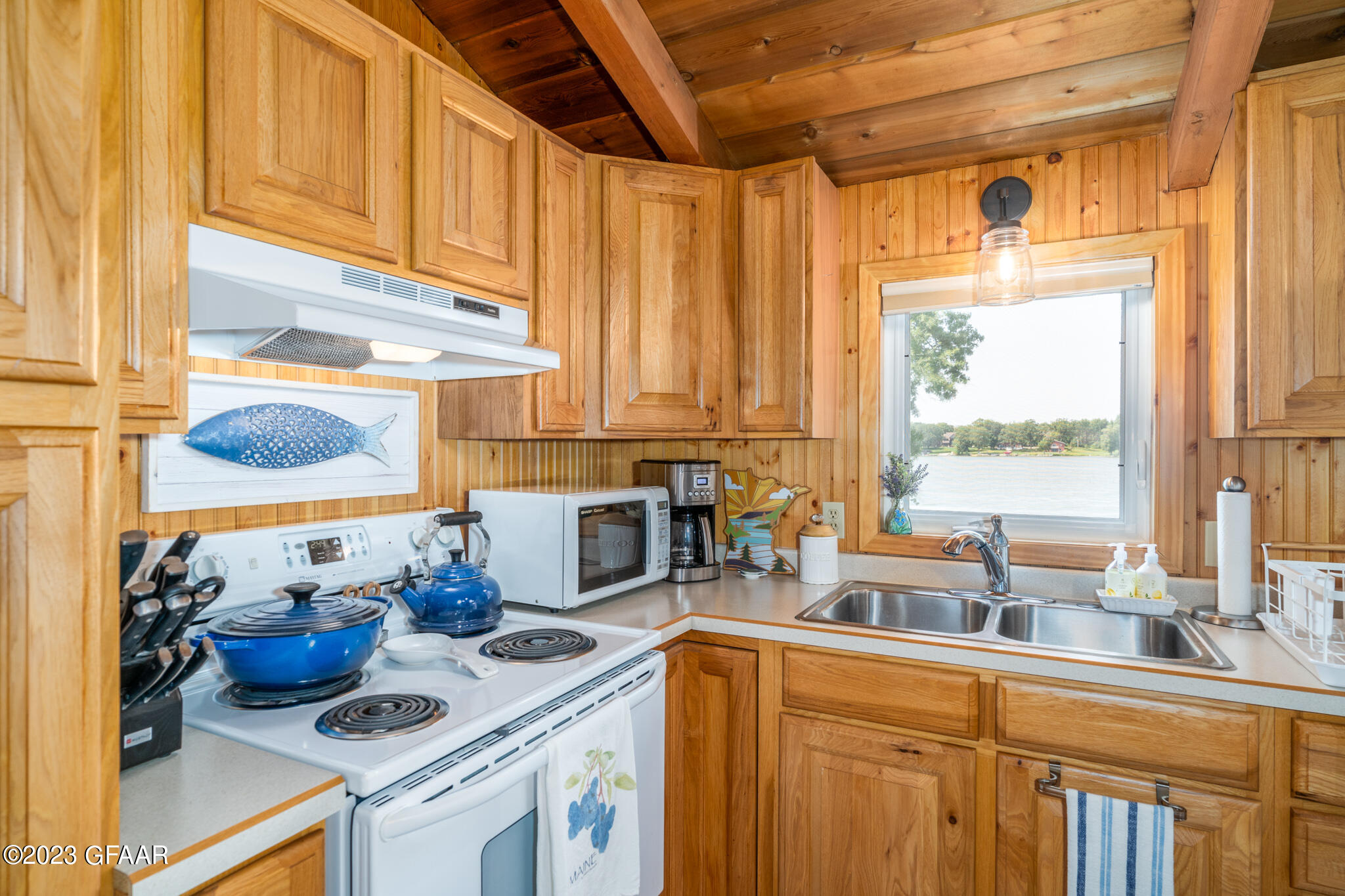 13538 ELMER HANSON Drive SE