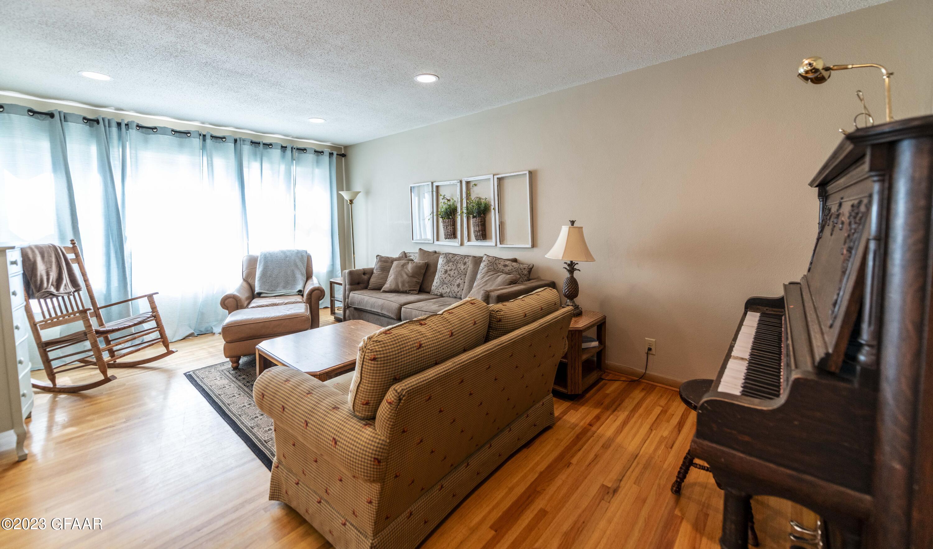 512 PARK Drive
