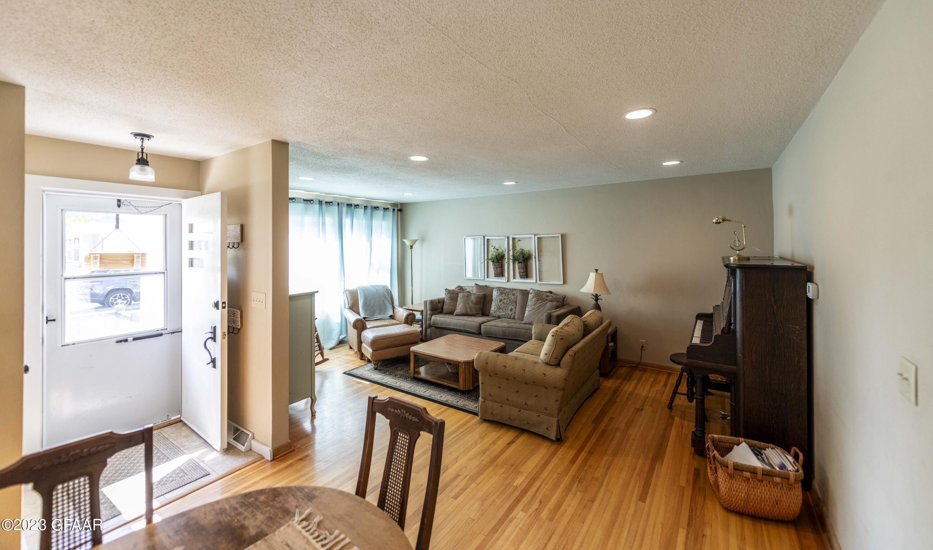 512 PARK Drive
