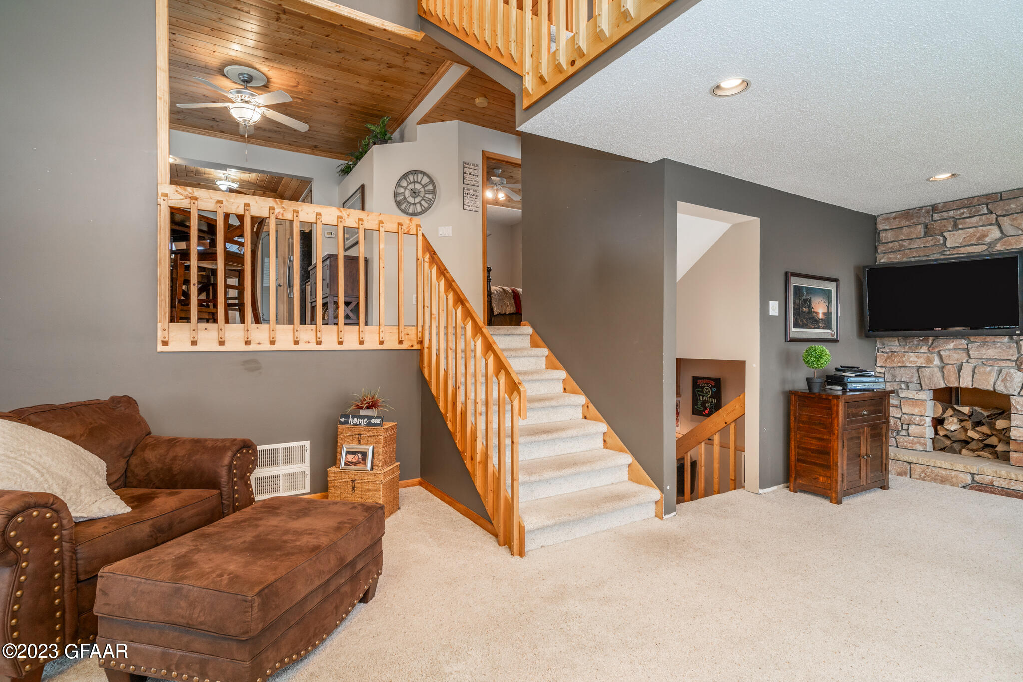 13514 ELMER HANSON Drive SE
