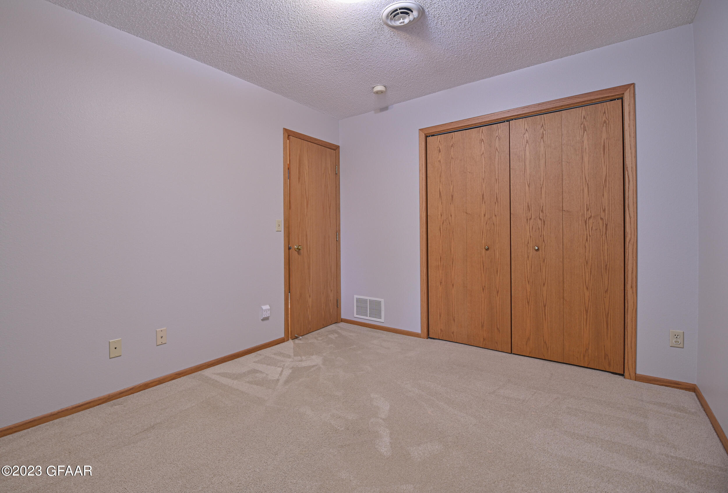 2092 WESTMINSTER Court