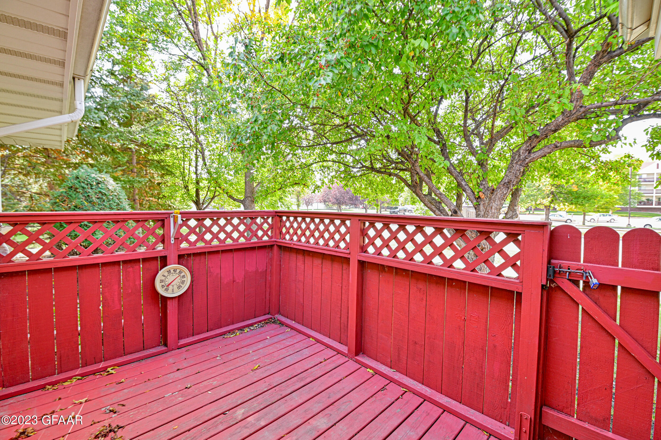 2092 WESTMINSTER Court