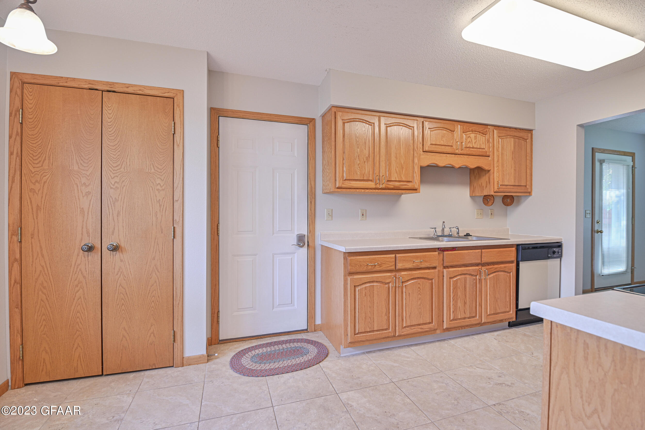 2092 WESTMINSTER Court