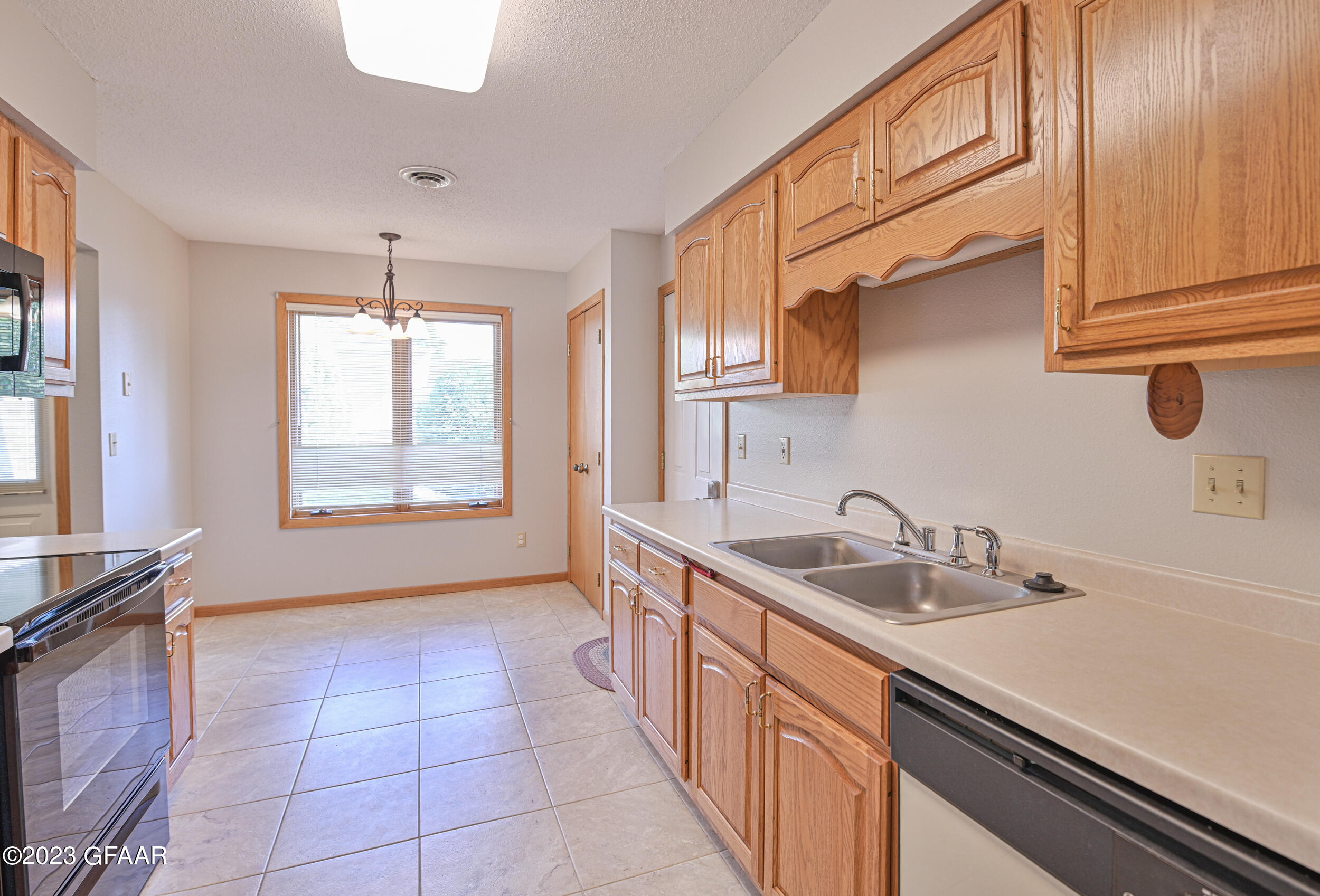 2092 WESTMINSTER Court