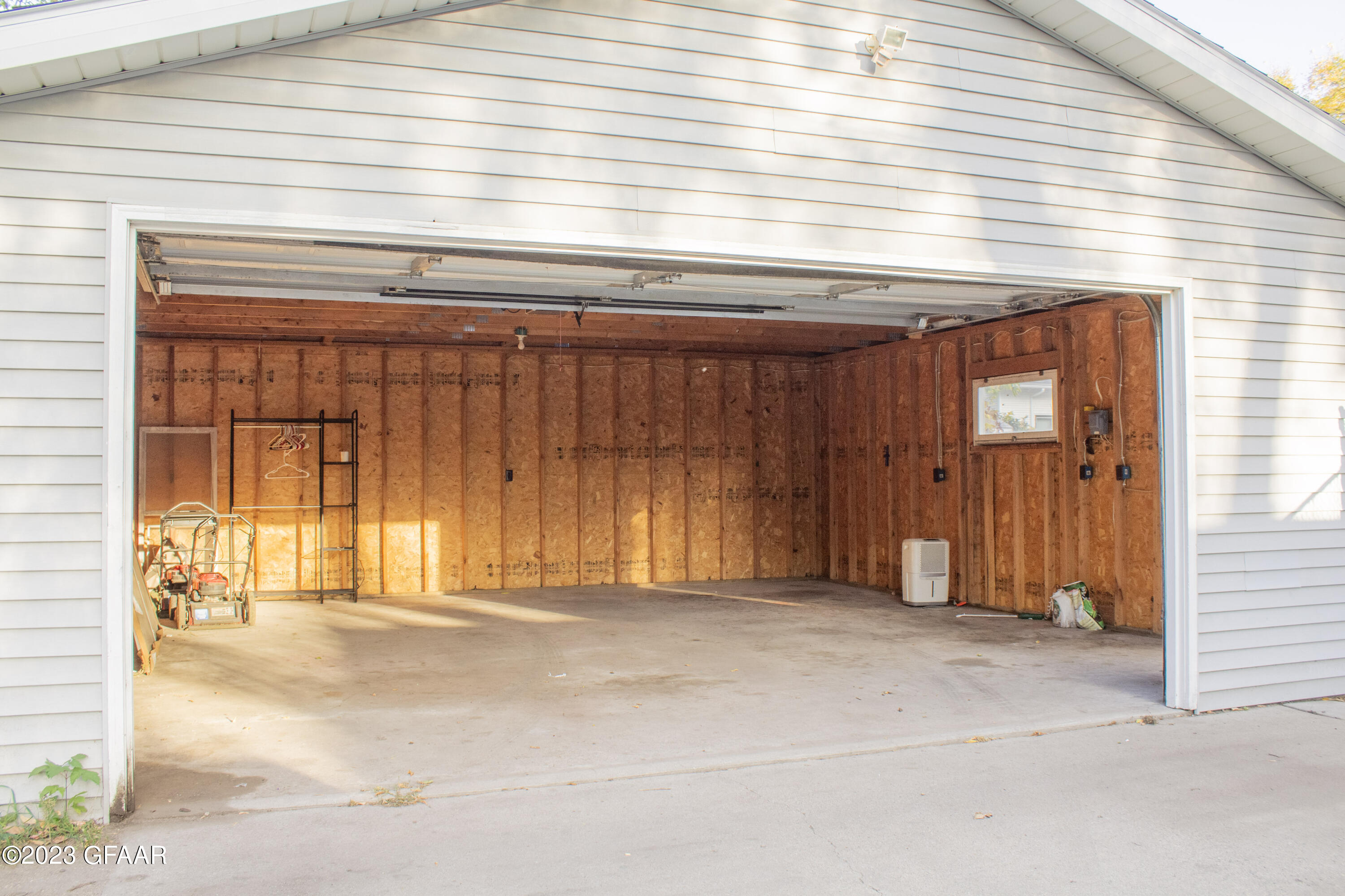 1420 UNIVERSITY Avenue