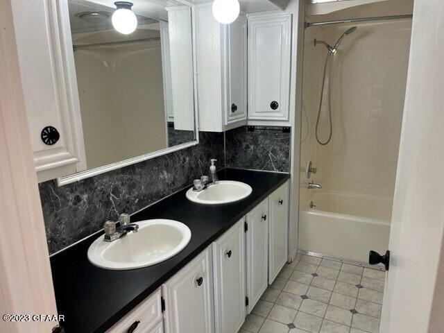 2562 CUMBERLAND Road