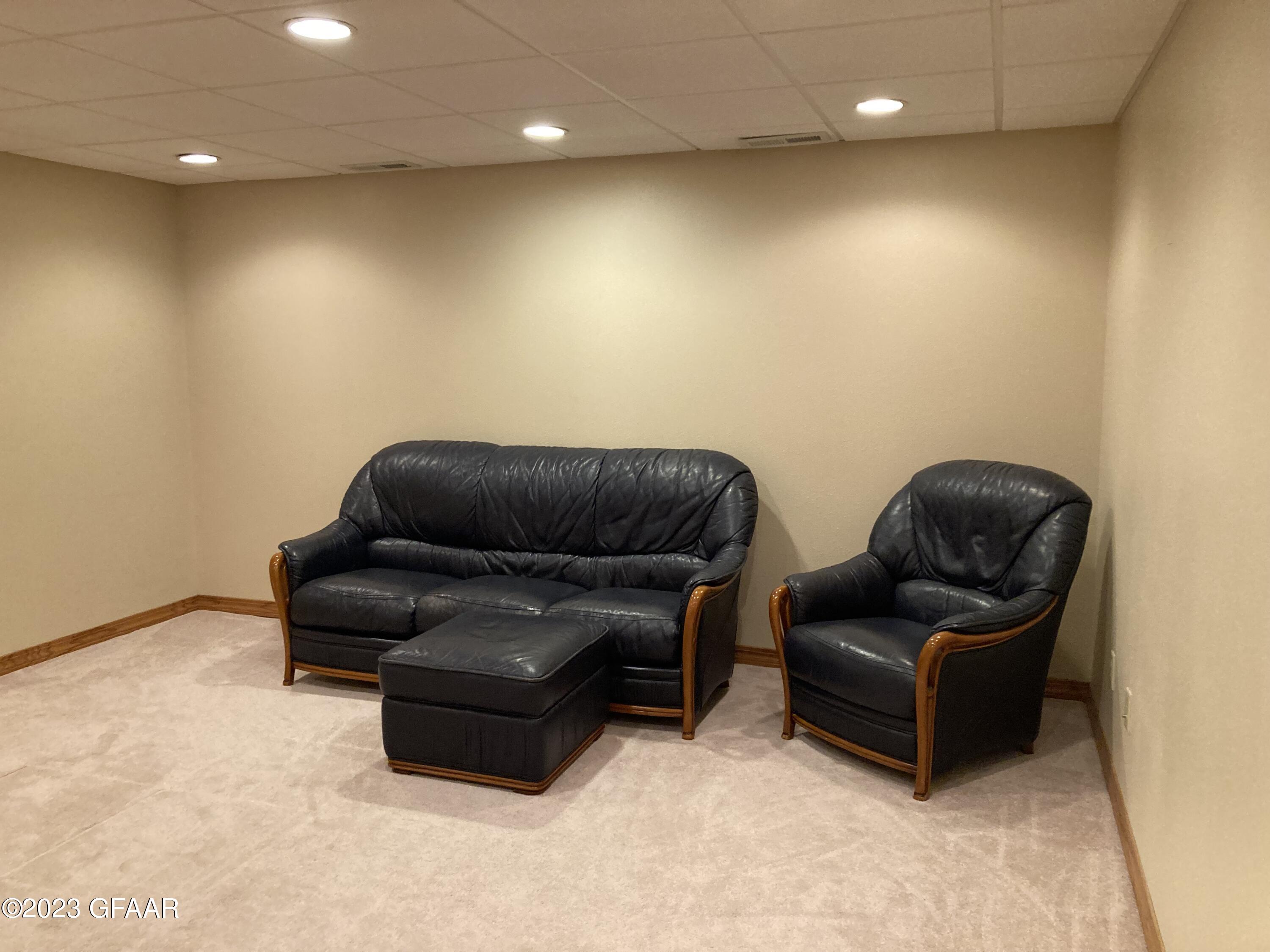 2661 AUGUSTA Drive