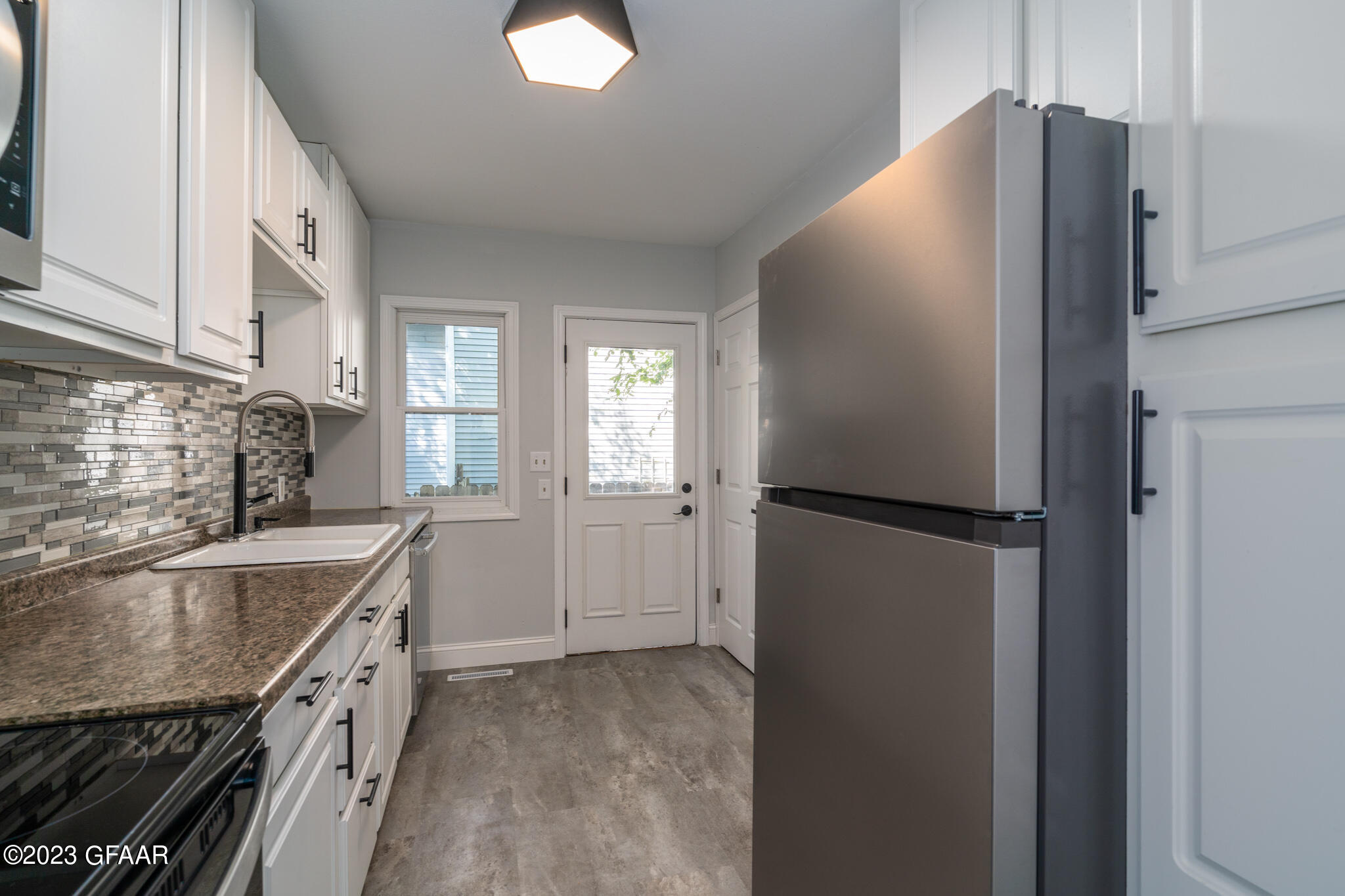 610 9TH Street S
