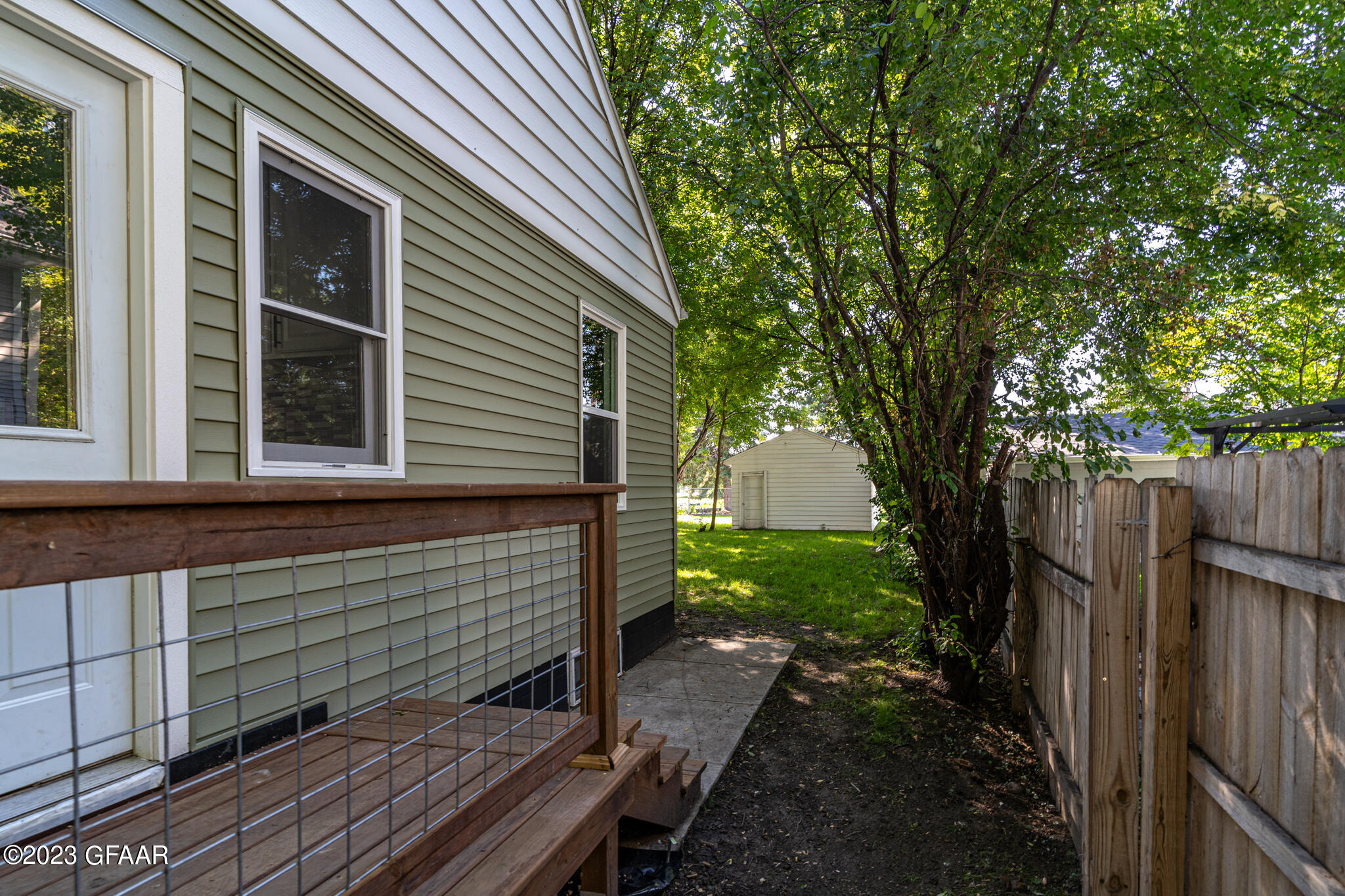 610 9TH Street S