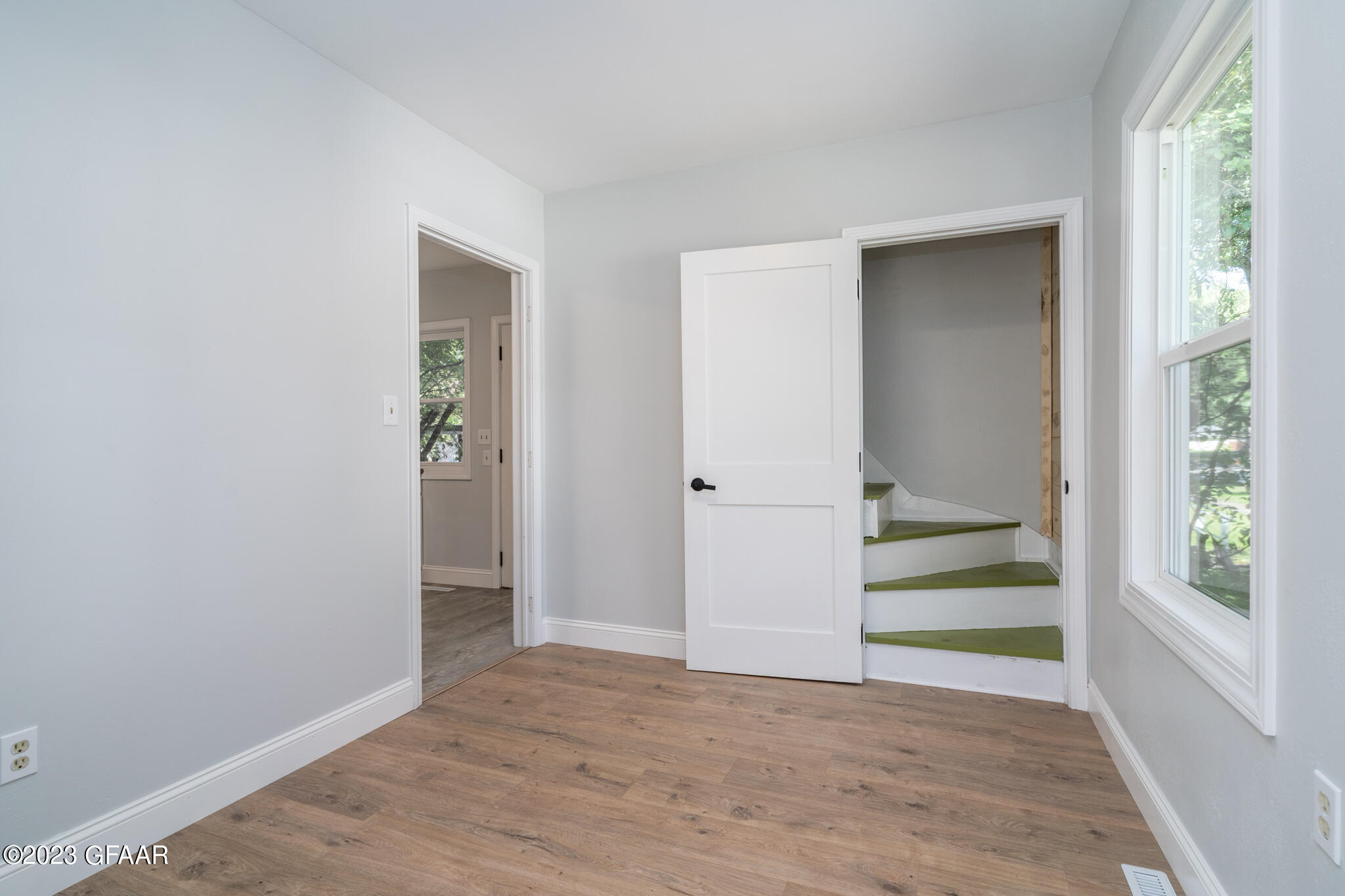 610 9TH Street S