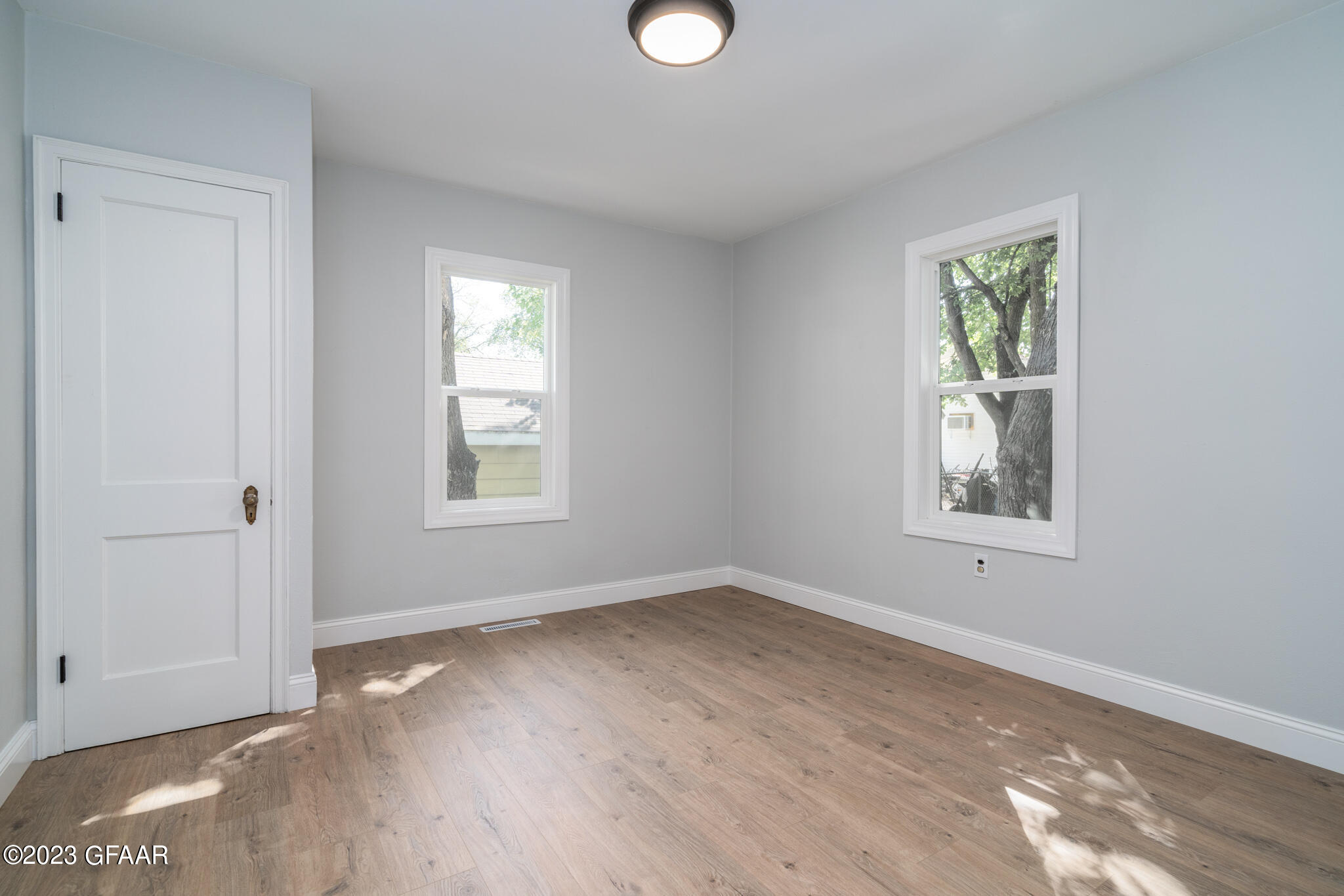 610 9TH Street S