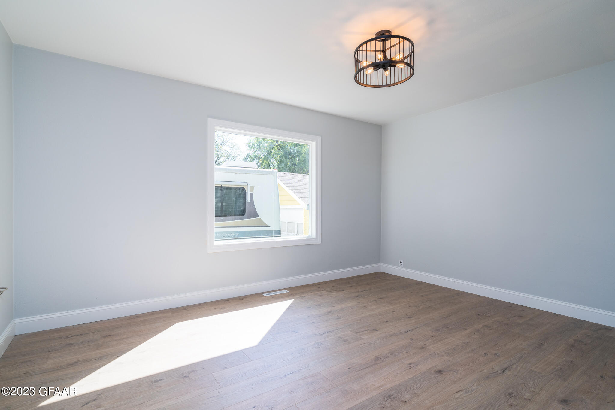 610 9TH Street S