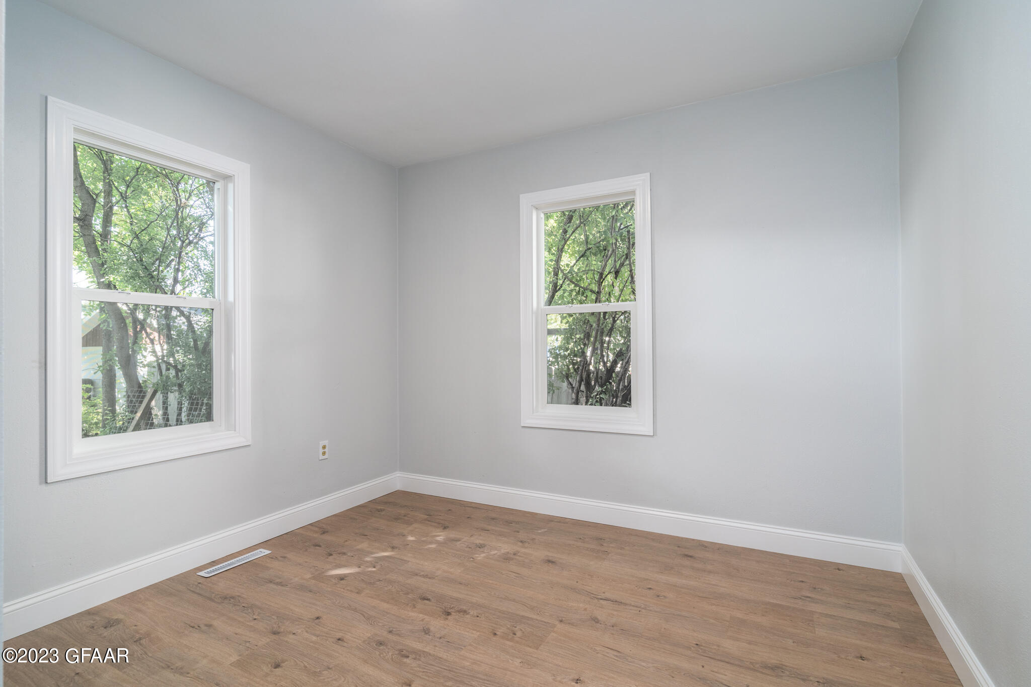 610 9TH Street S
