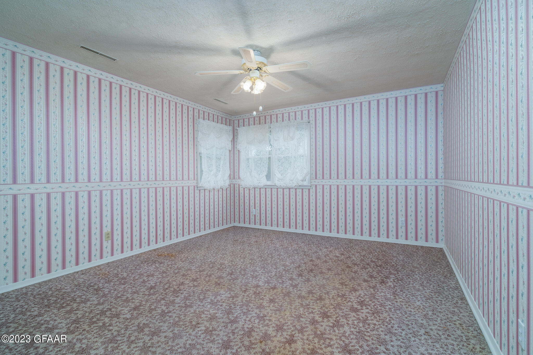 906 PARK Drive