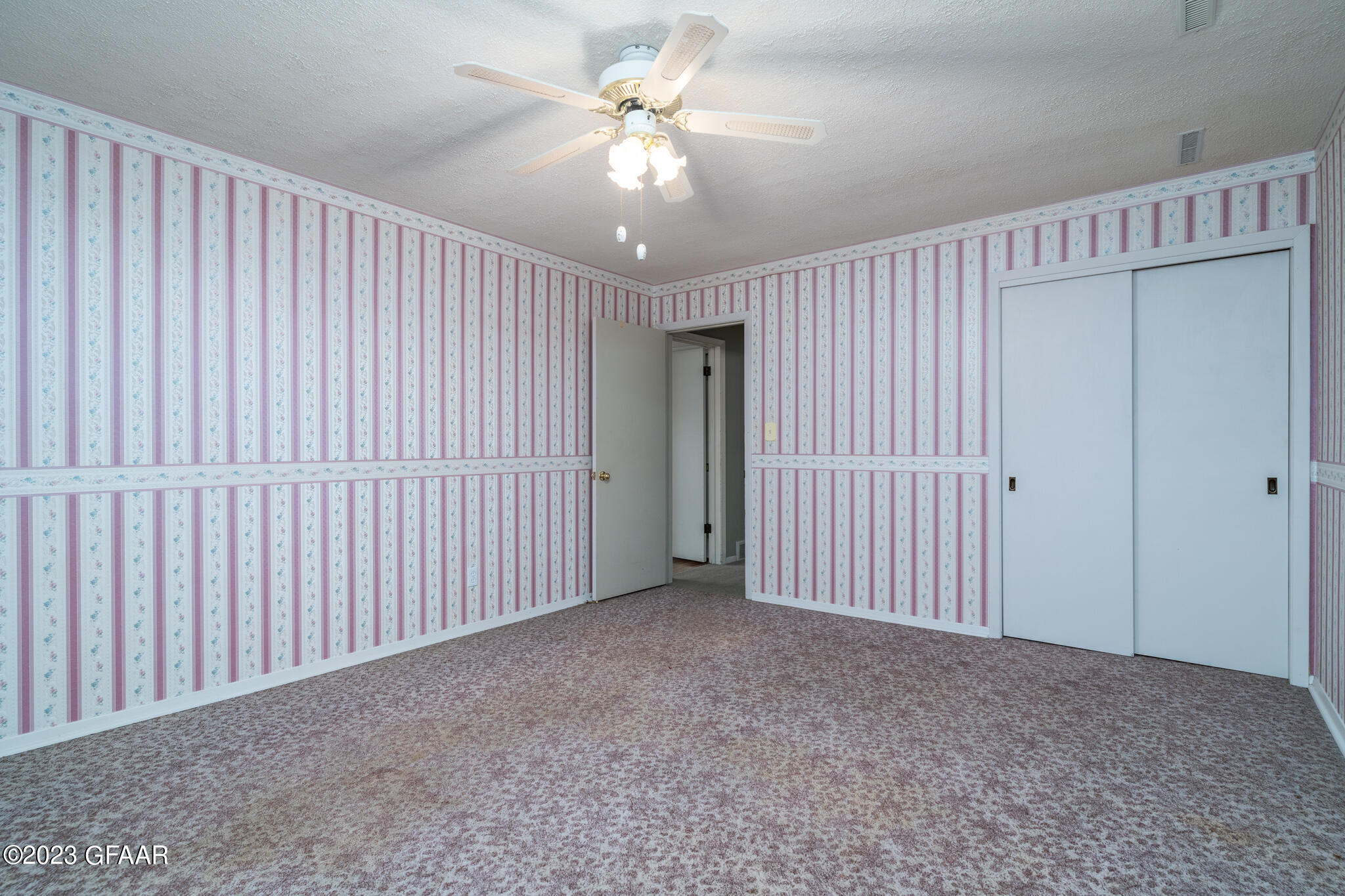 906 PARK Drive