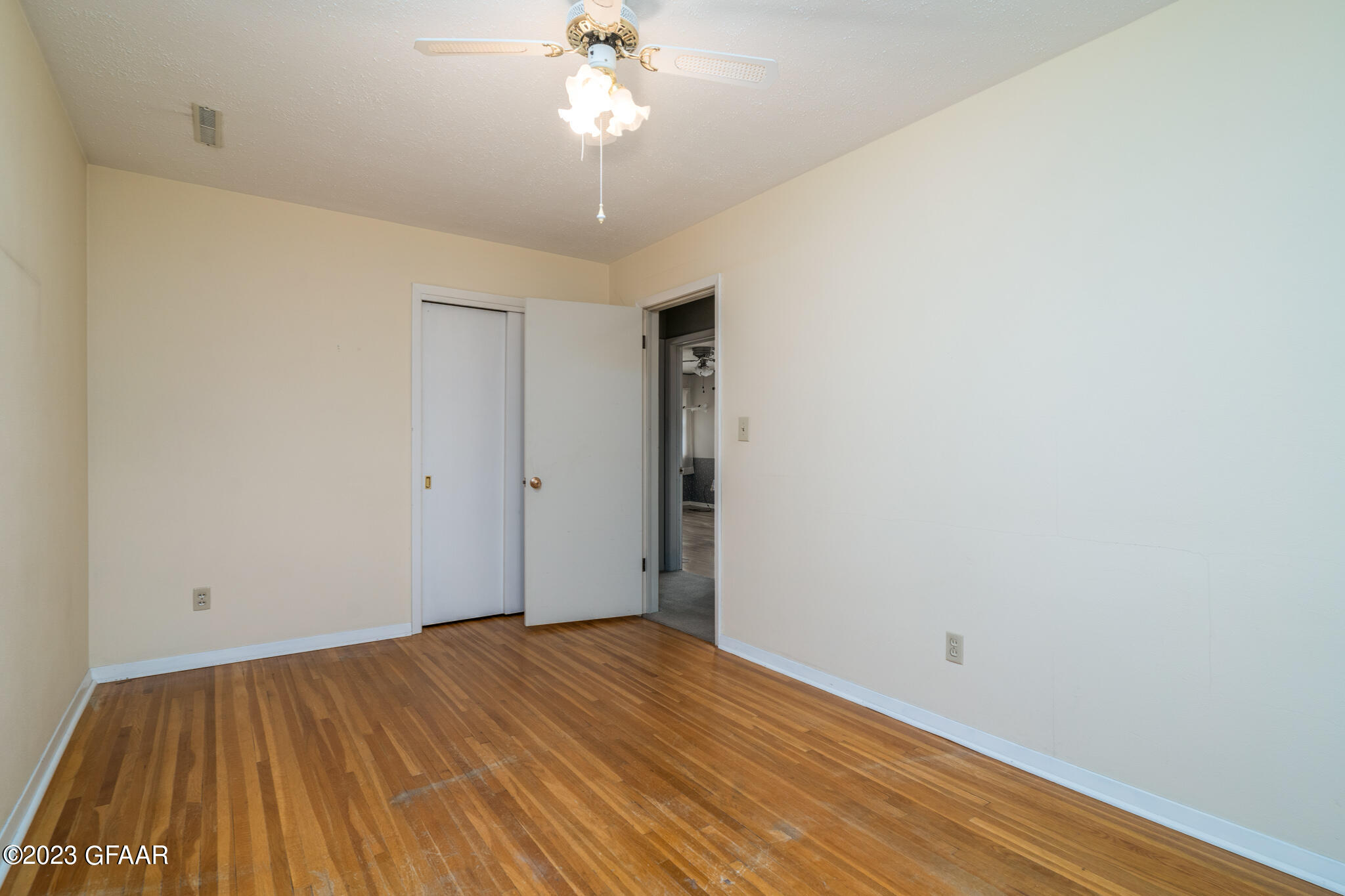 906 PARK Drive