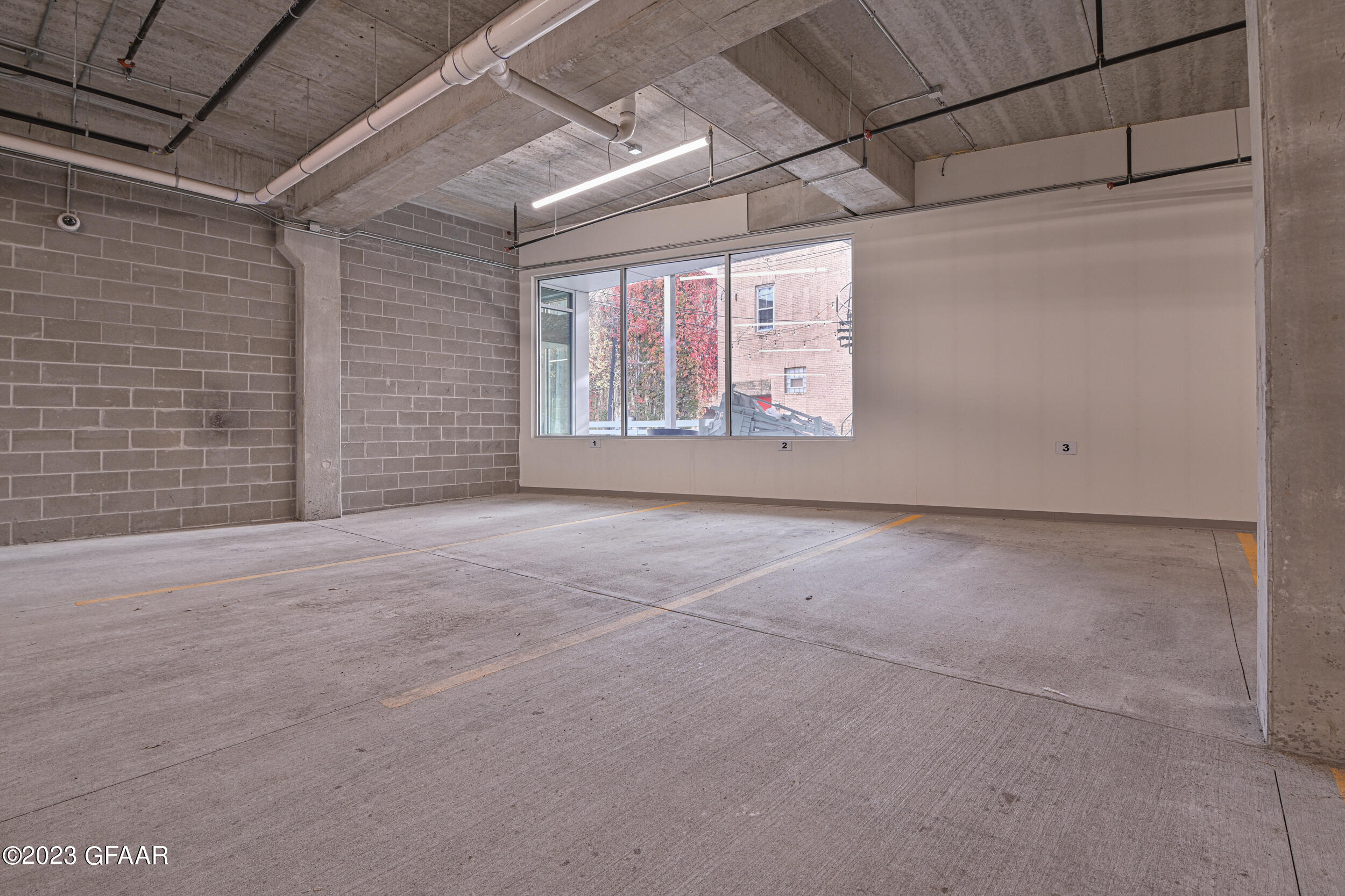 15 4TH Street S, 402