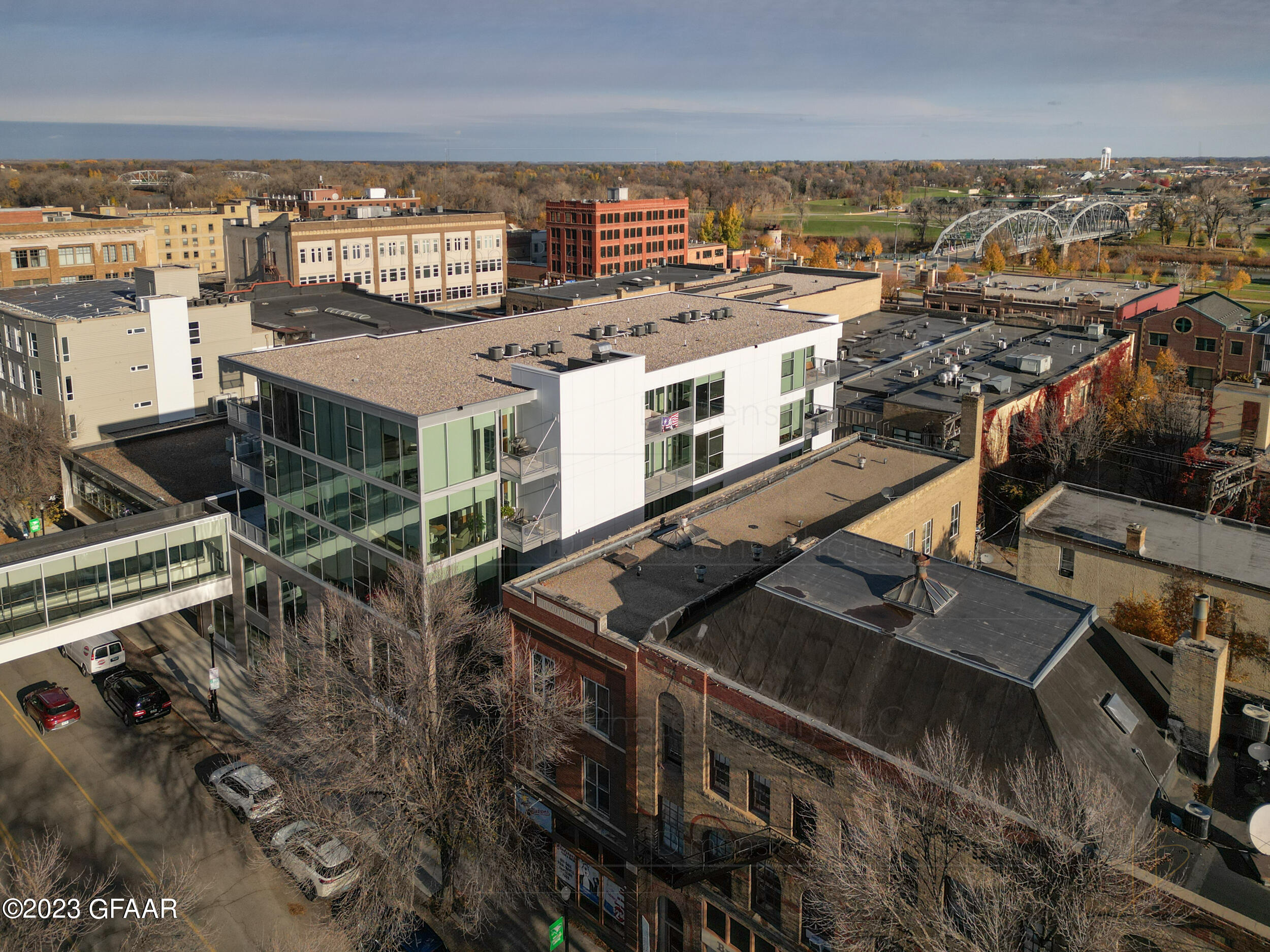 15 4TH Street S, 402