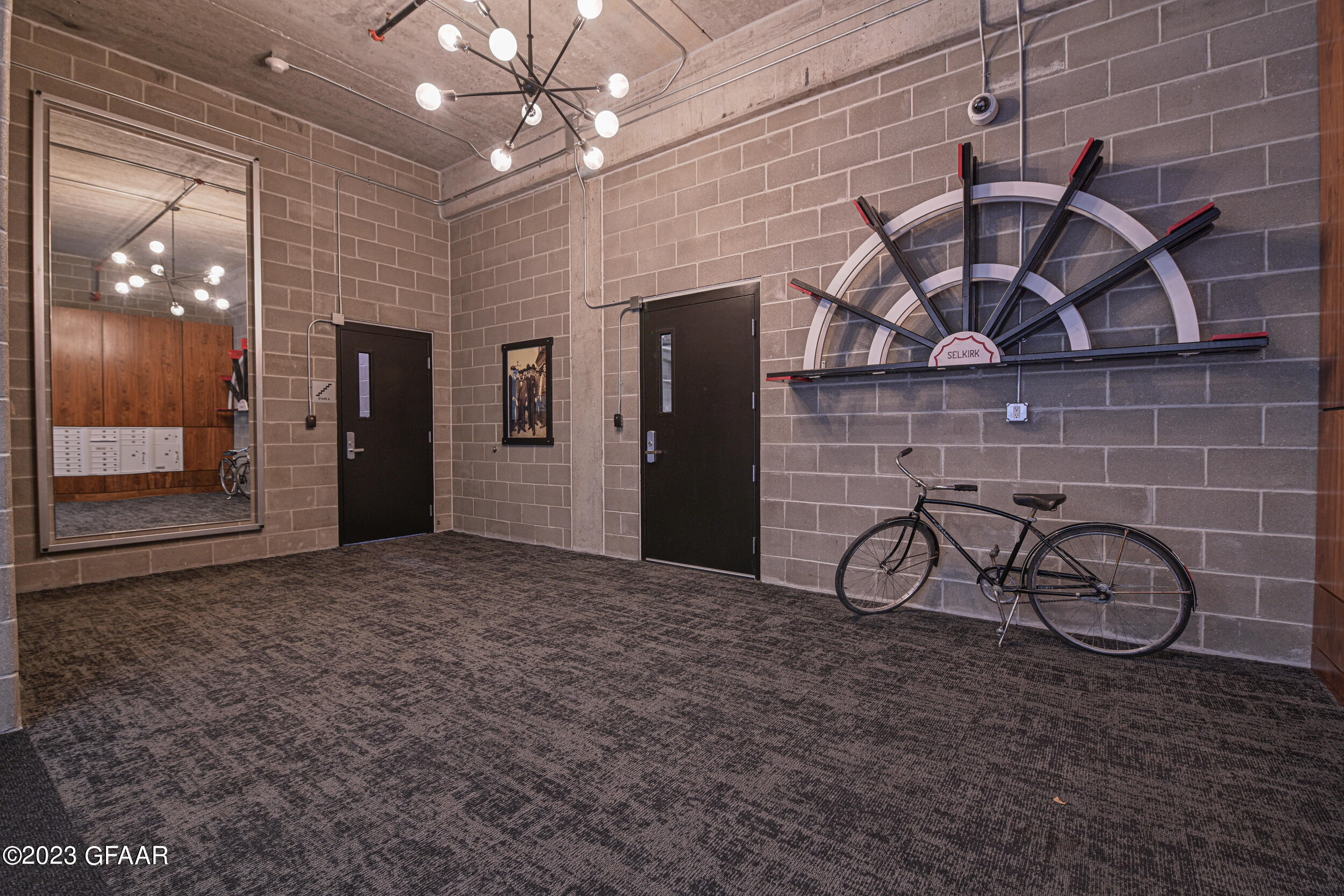 15 4TH Street S, 402