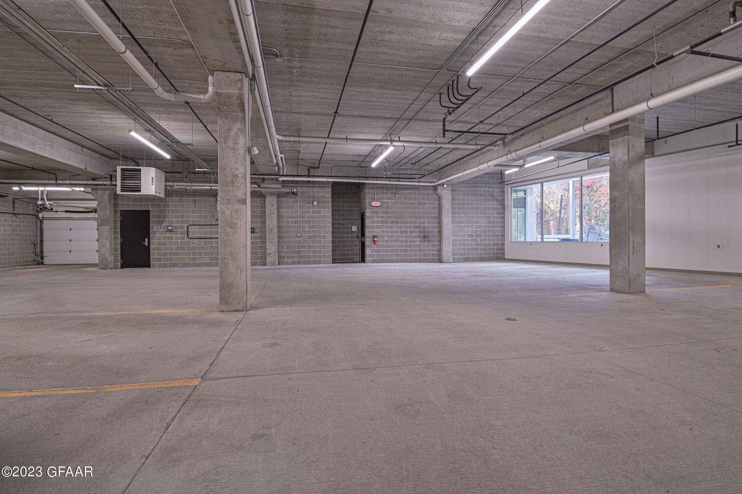 15 4TH Street S, 402