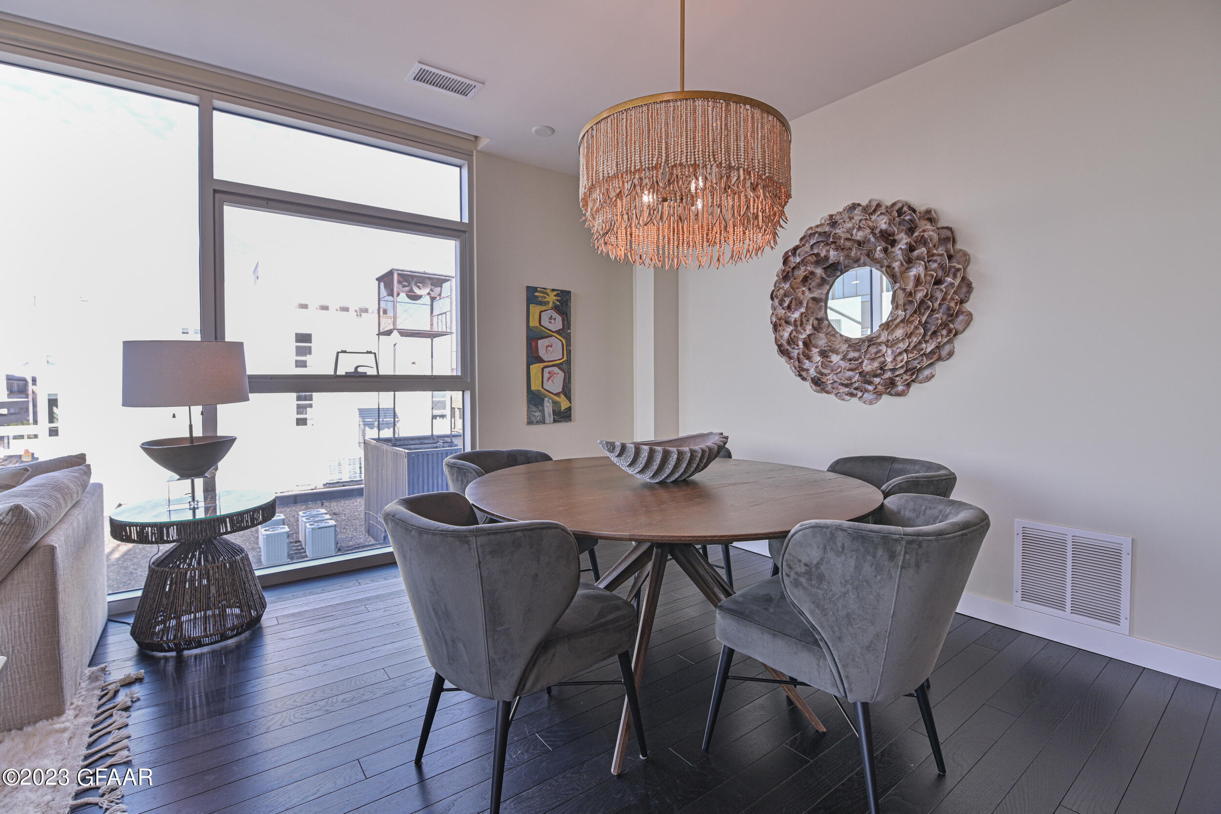 15 4TH Street S, 402