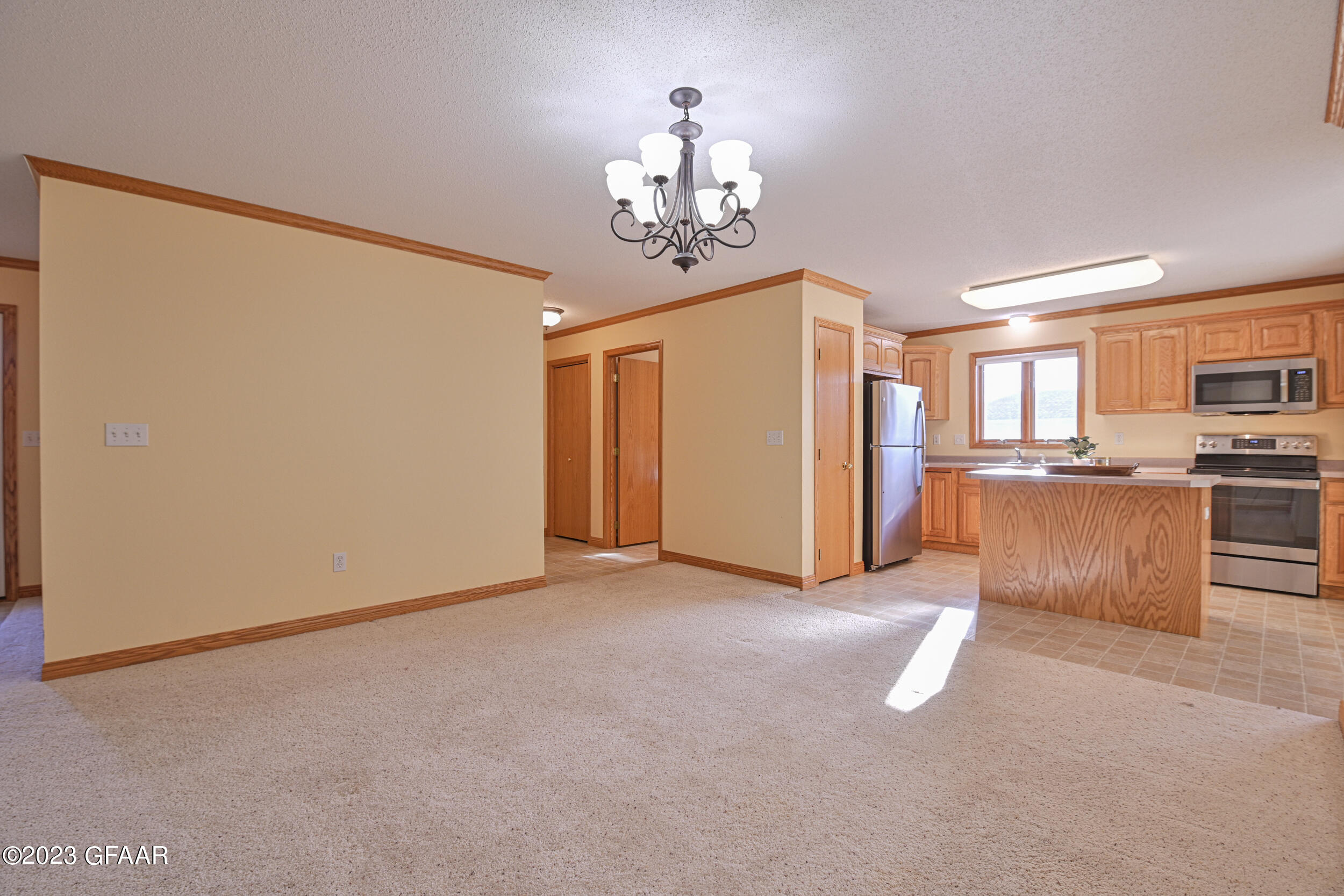 2535 PEMBROOKE Drive