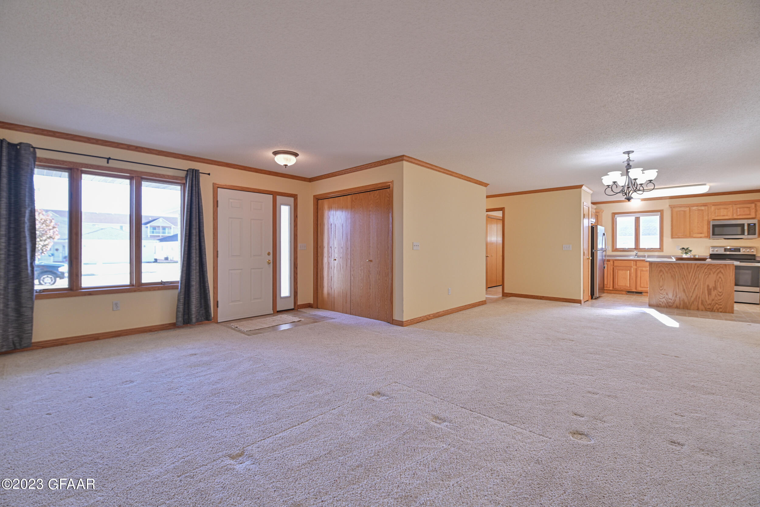 2535 PEMBROOKE Drive