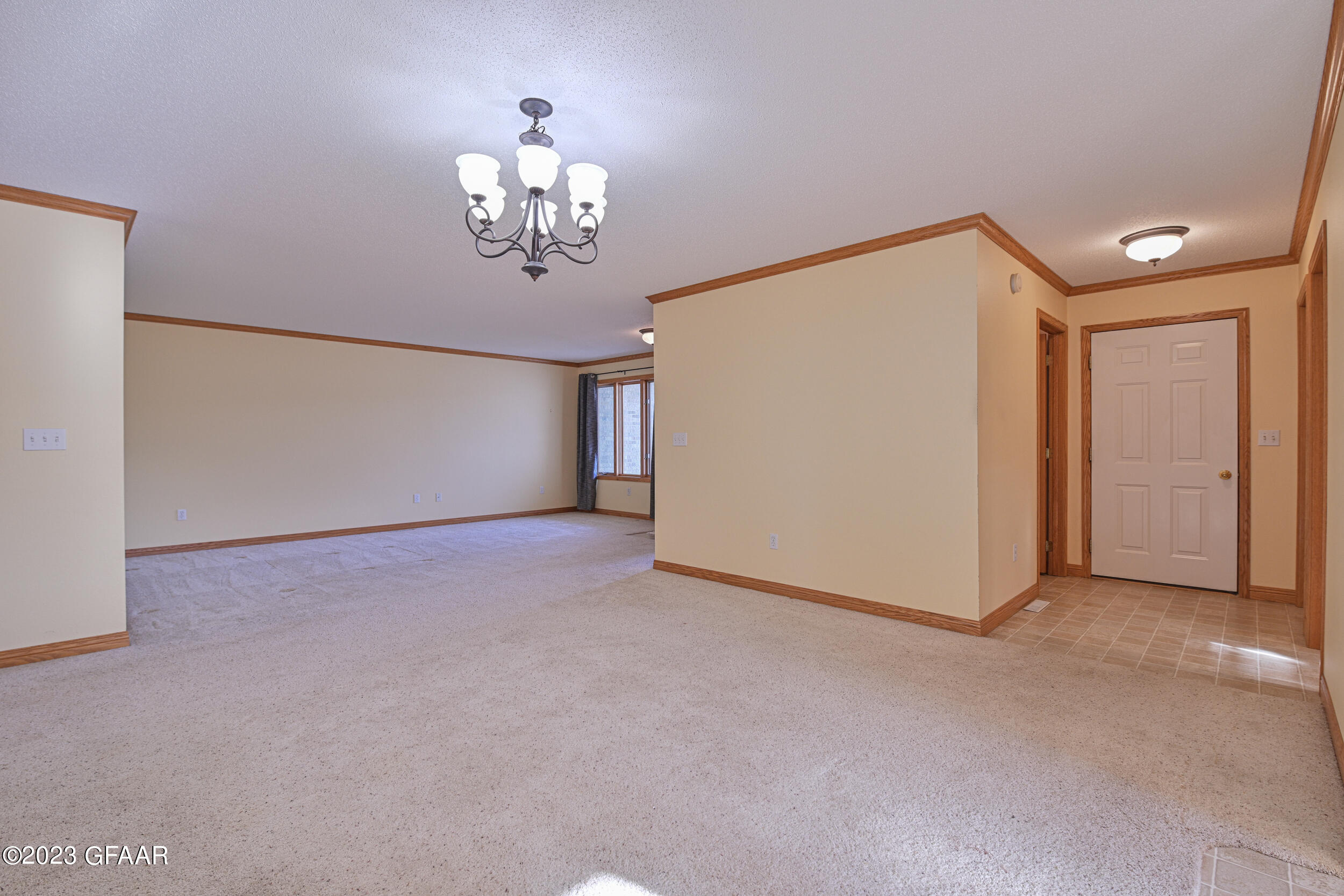 2535 PEMBROOKE Drive