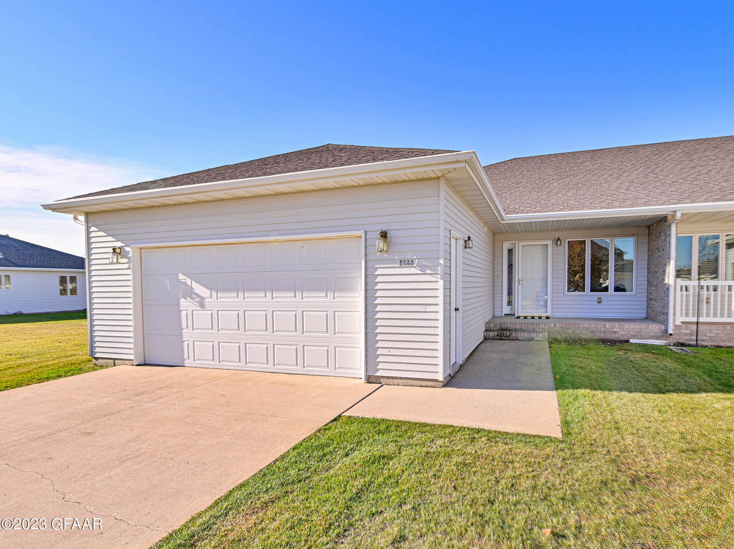 2535 PEMBROOKE Drive