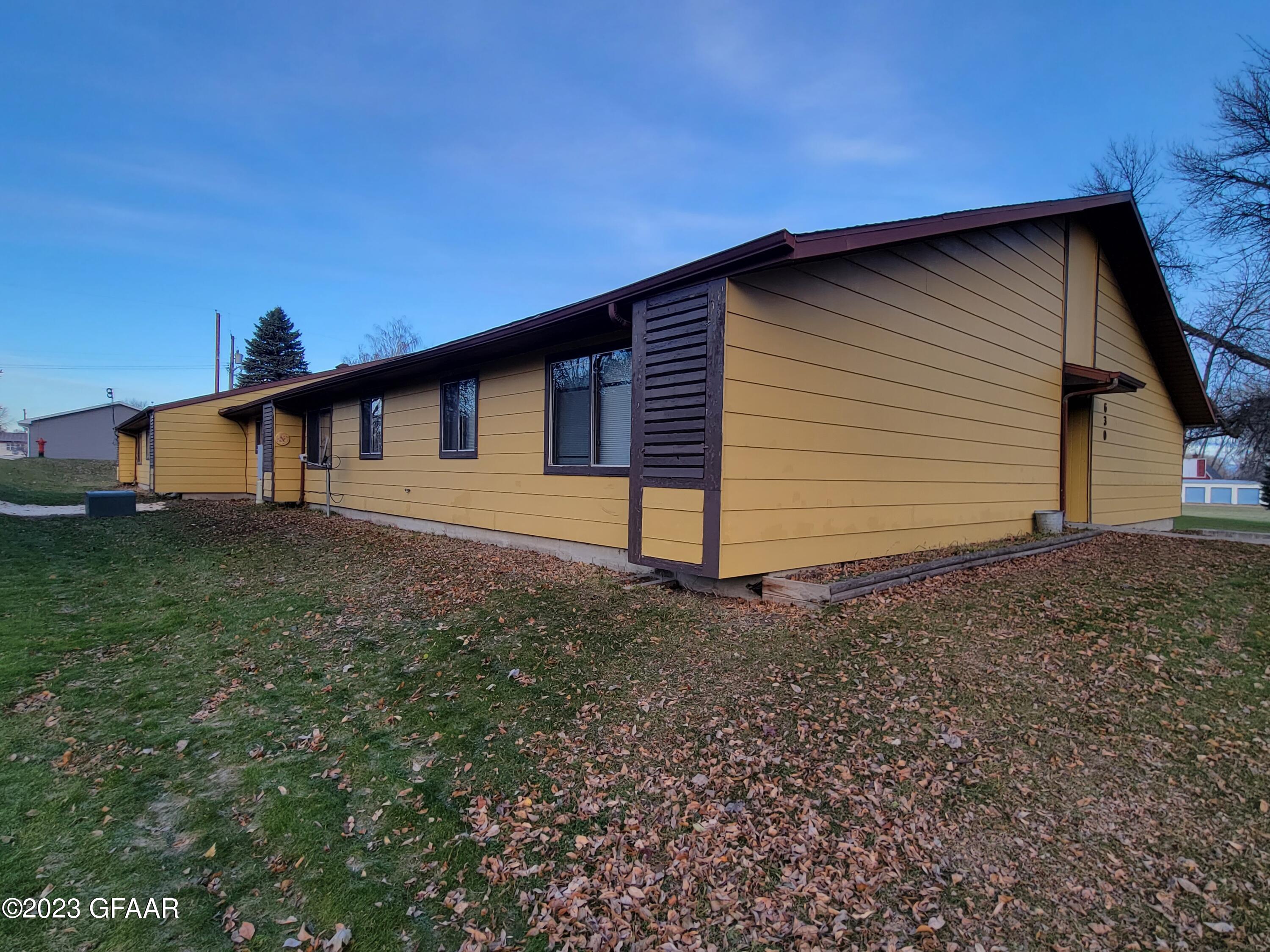 630/646 LEWIS Avenue