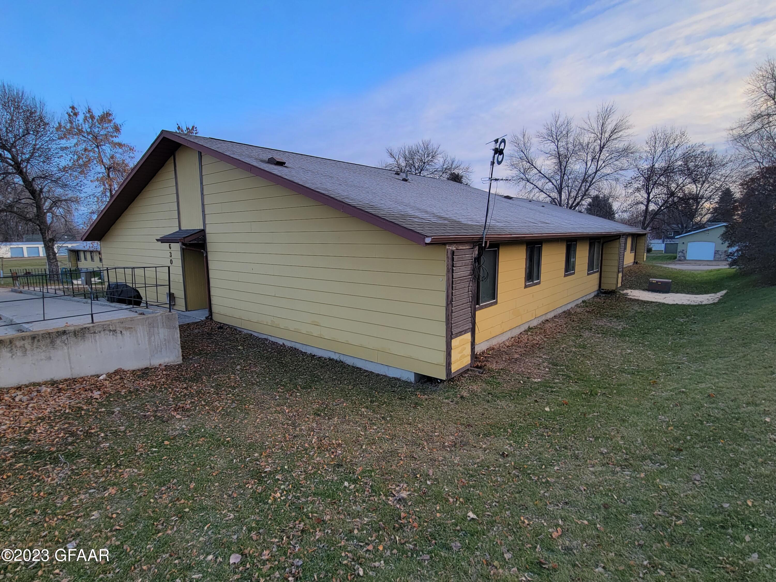 630/646 LEWIS Avenue