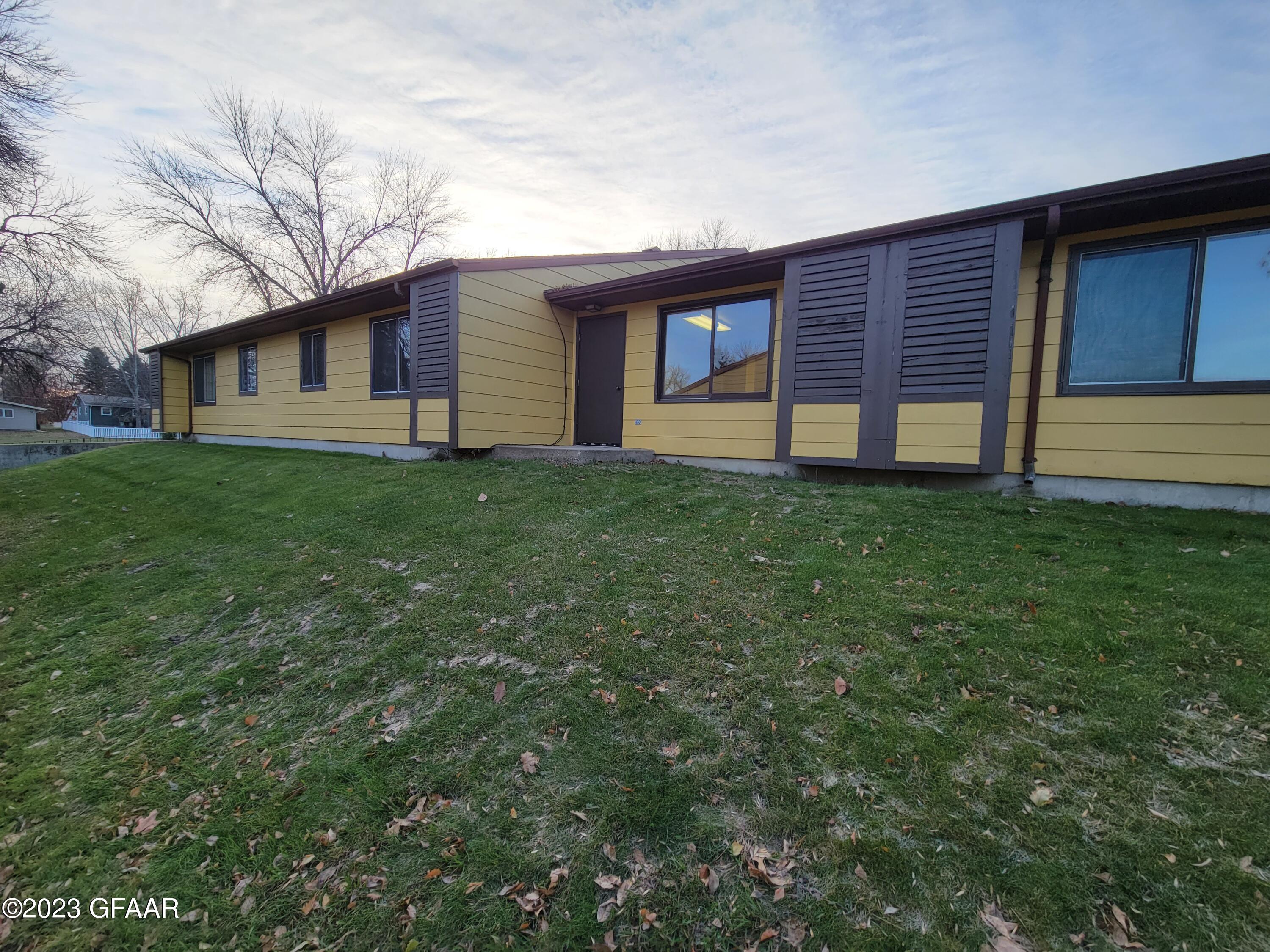 630/646 LEWIS Avenue