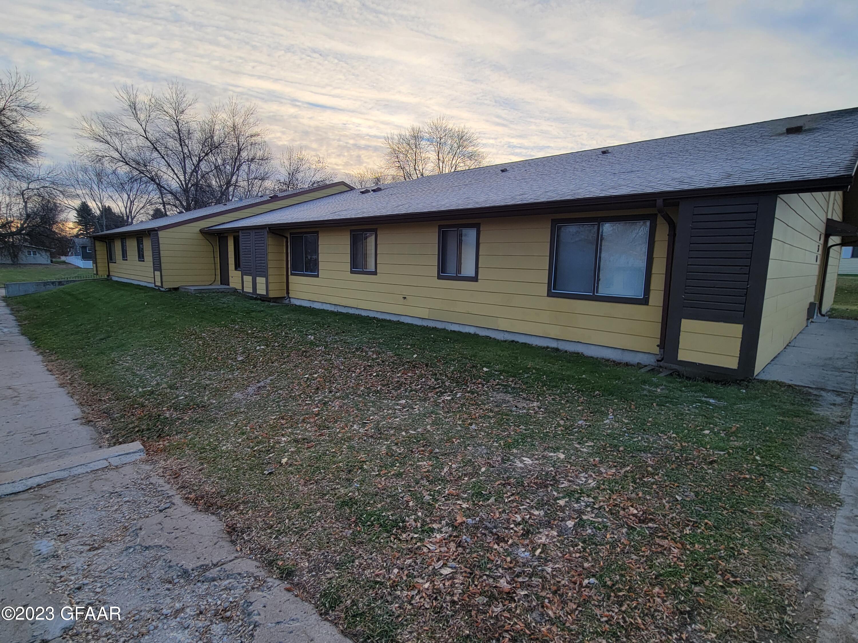 630/646 LEWIS Avenue