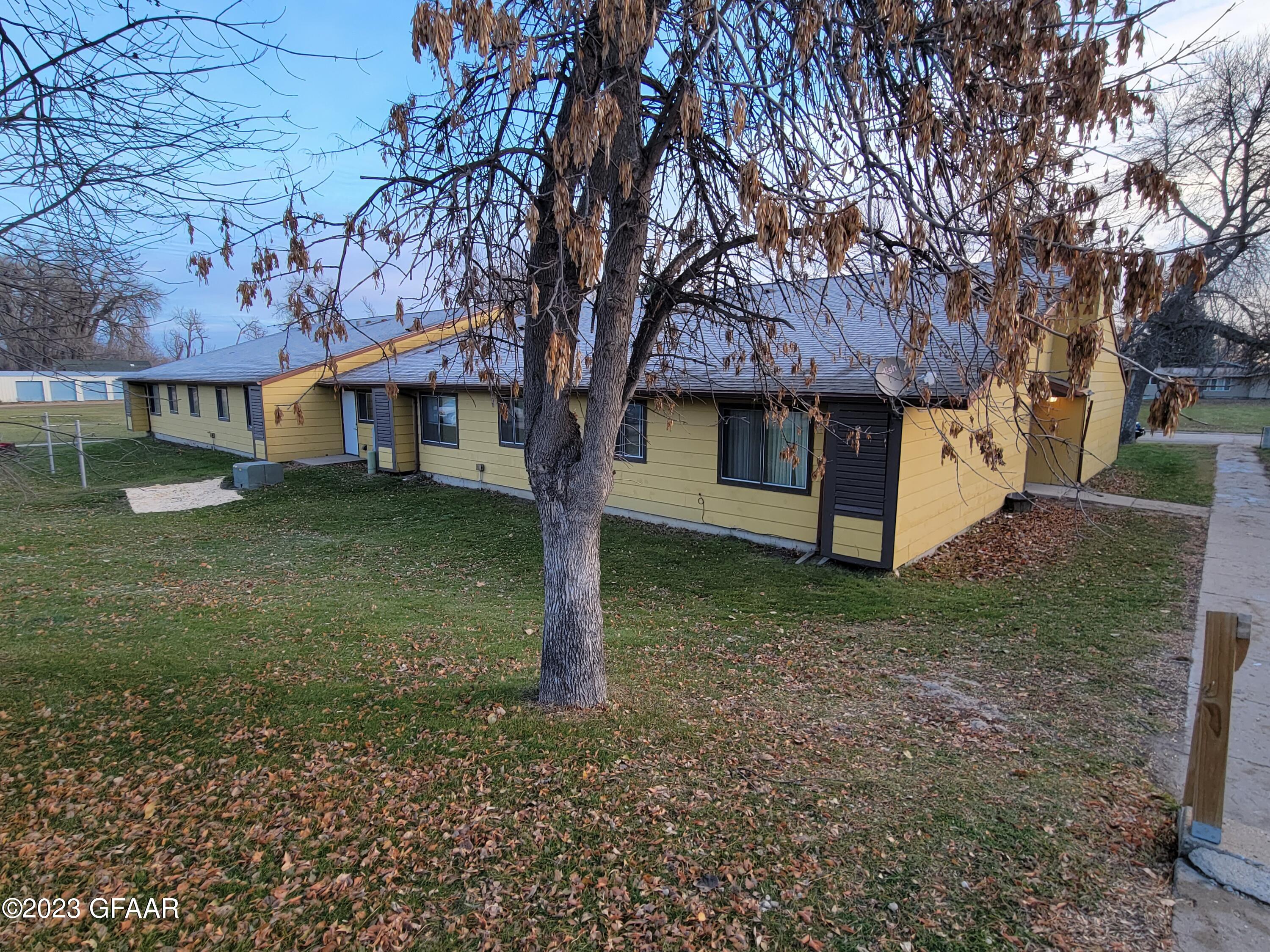 630/646 LEWIS Avenue