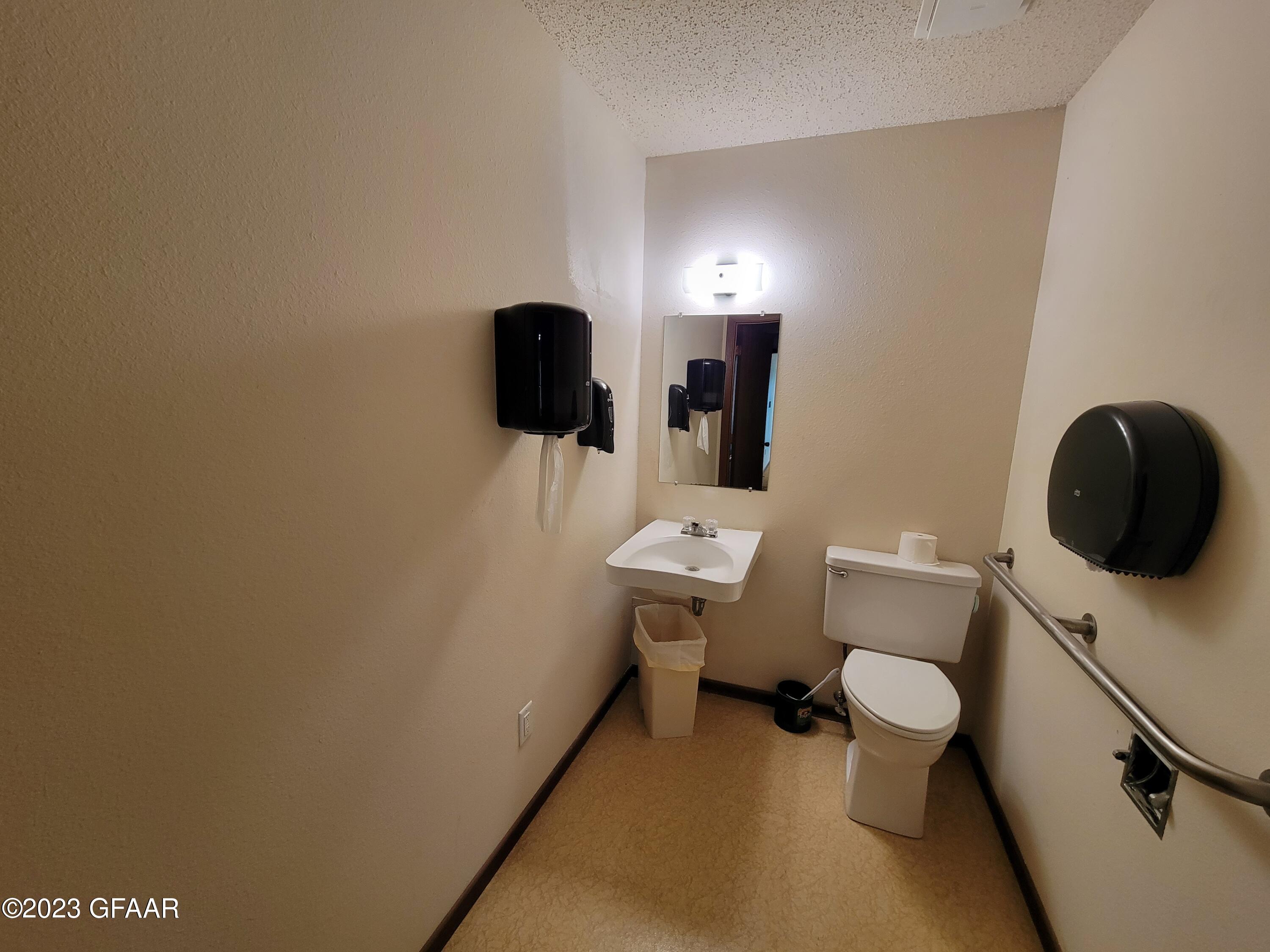 630/646 LEWIS Avenue