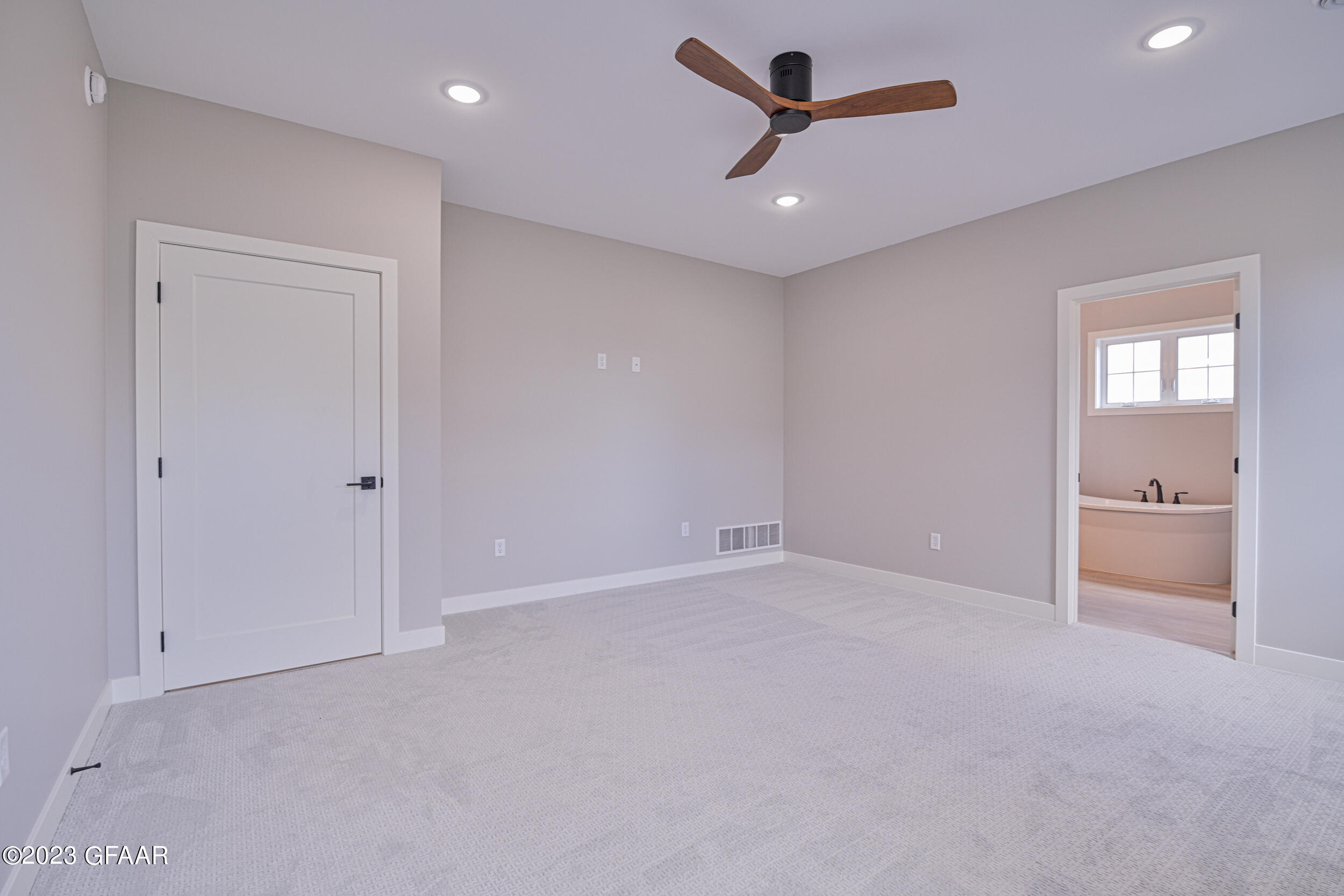 5947 SYLVIA Circle