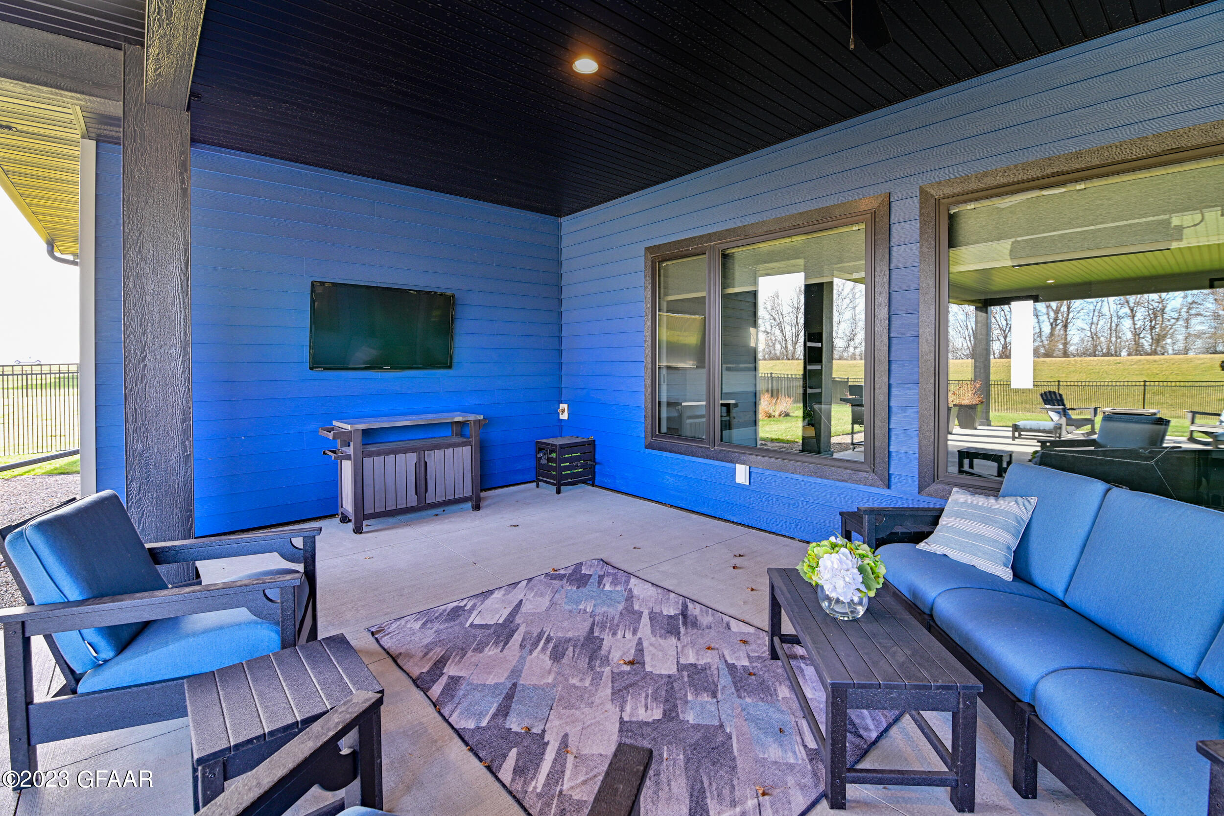 5980 E PRAIRIEWOOD Drive