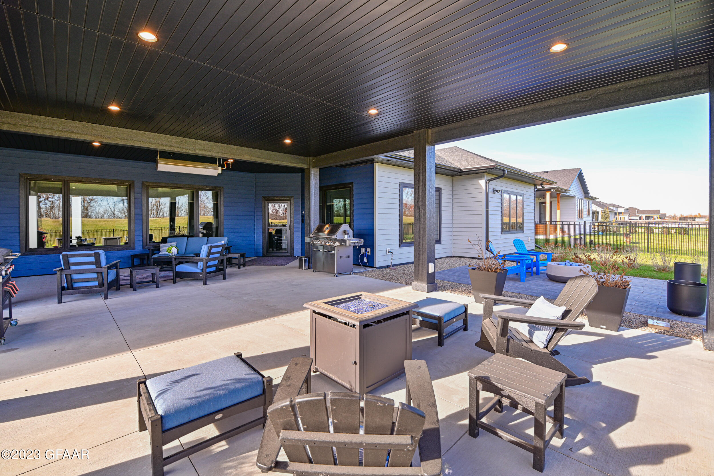5980 E PRAIRIEWOOD Drive