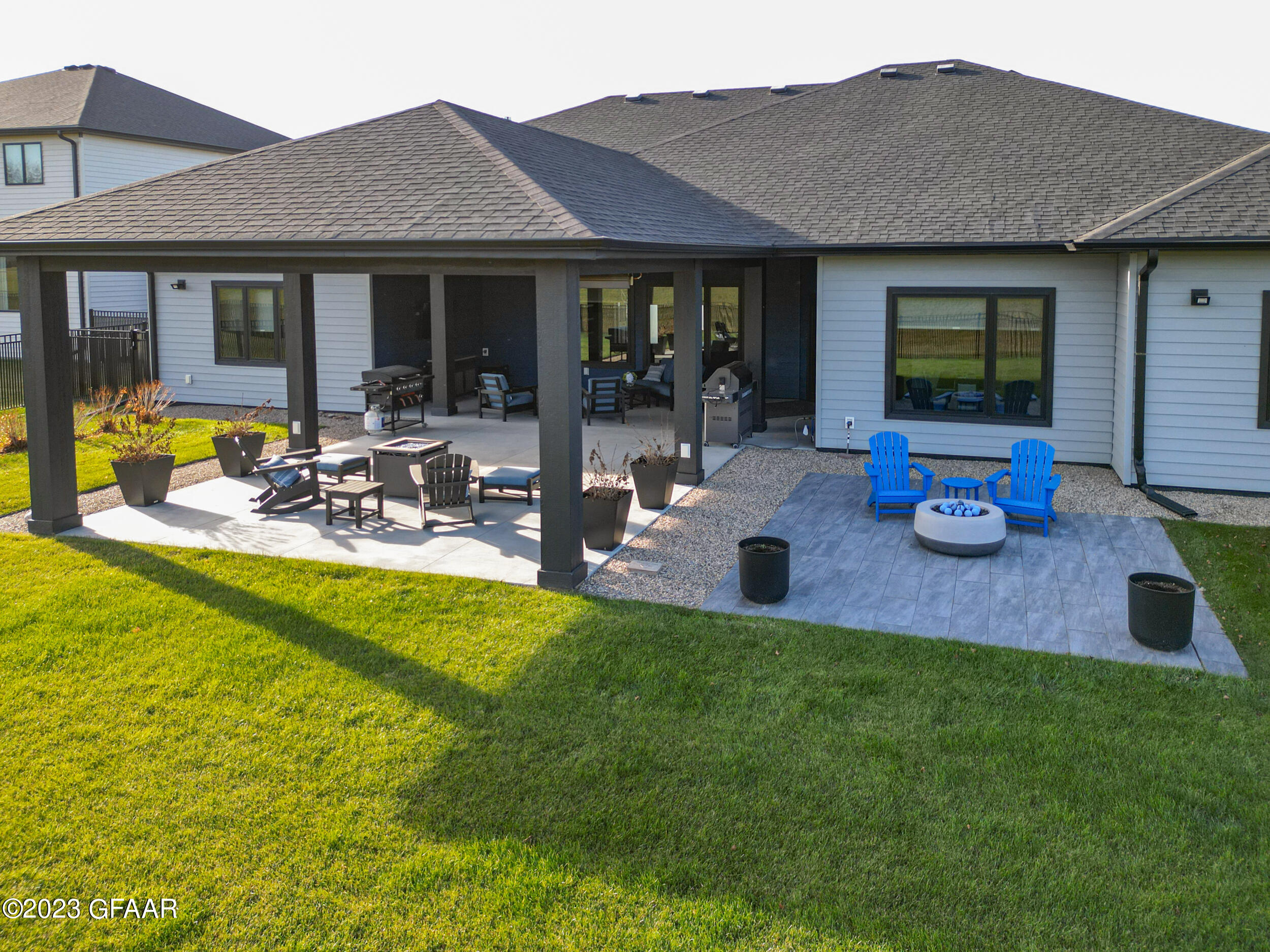 5980 E PRAIRIEWOOD Drive