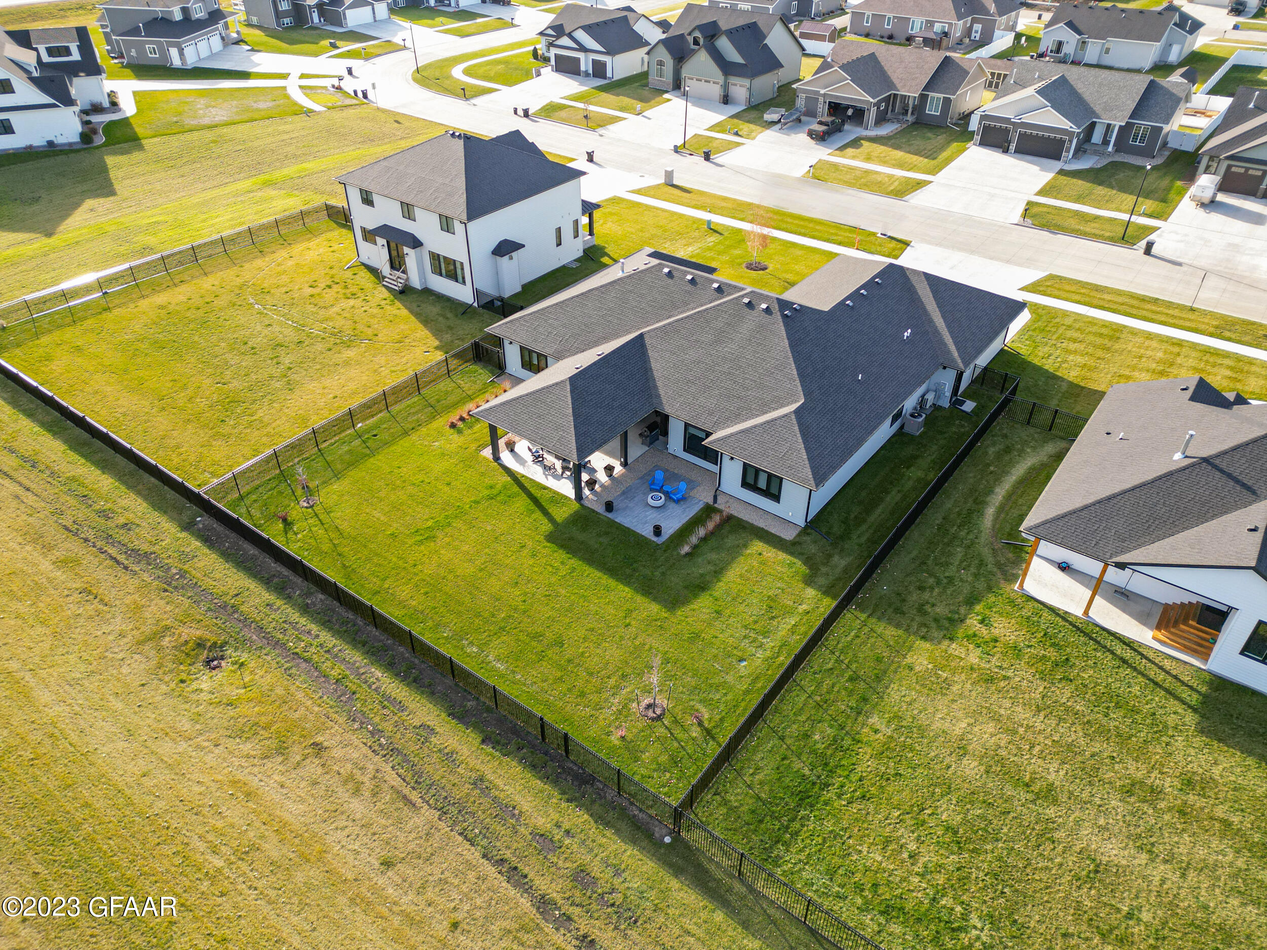 5980 E PRAIRIEWOOD Drive