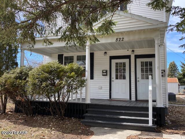822 COTTONWOOD Street