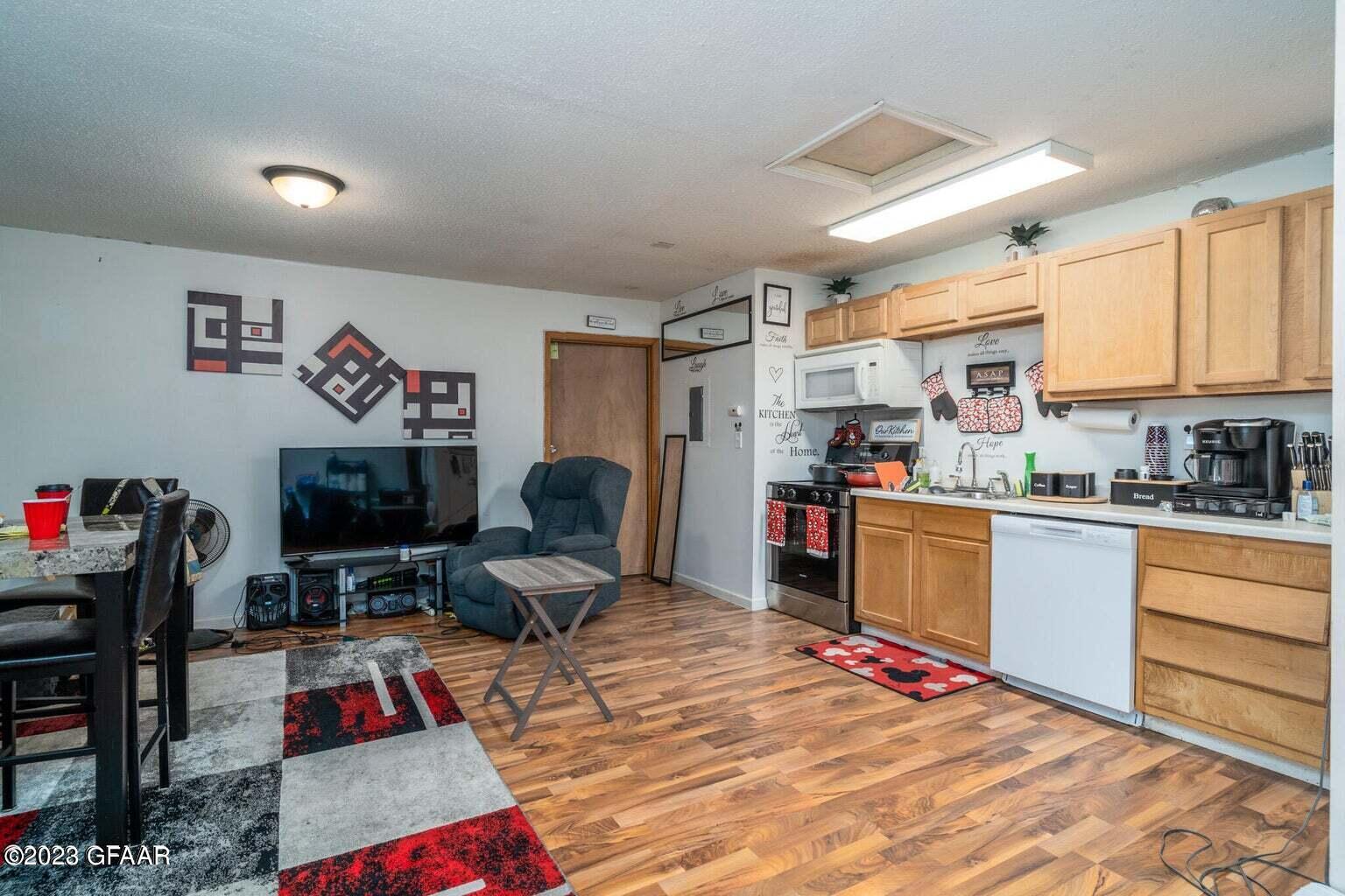 315 SUMMIT Avenue