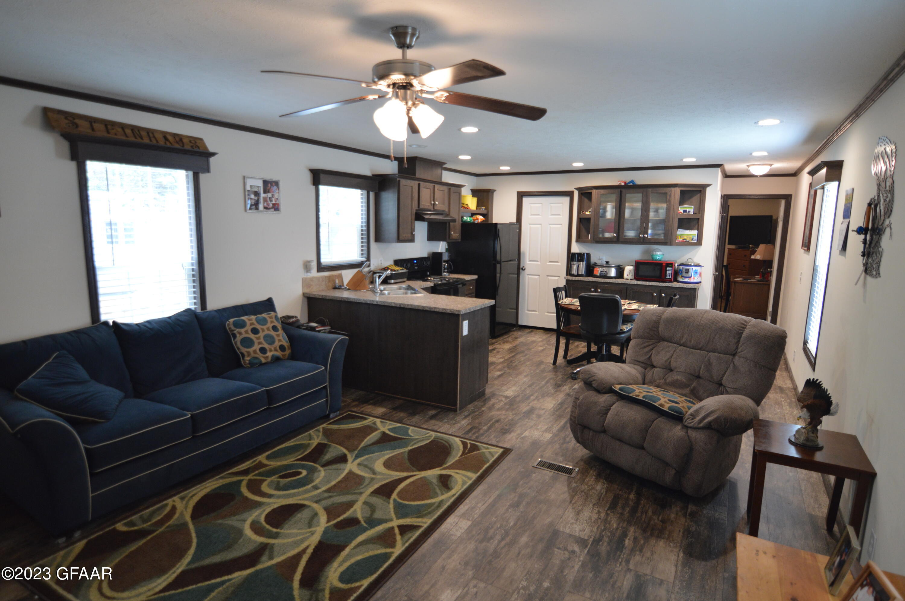 2542 HUNTINGTON PARK Drive